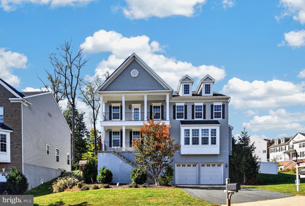 Photo of 19226 Stoney Ridge Place, TRIANGLE, VA 22172 (MLS # VAPW2132954)