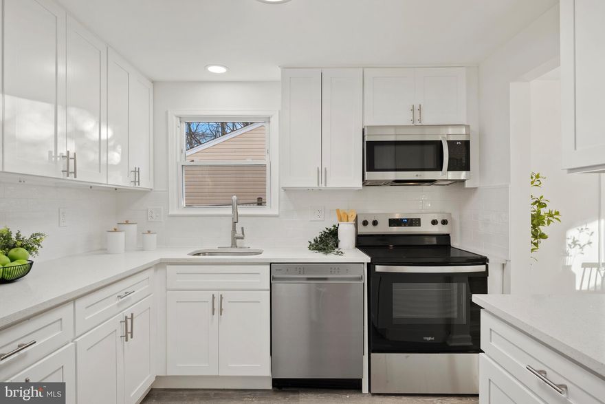 Schedule to see this gorgeous Split Level home. The updated interior showcases contemporary finishes and a thoughtful layout that maximizes both style and functionality. The custom kitchen with quartz countertops, and stainless-steel appliances offers maximum versatility and functionality. Complete with open floor plan and modern finishes that will wow you the minute you walk through the door. The bathrooms have been tastefully refreshed adding modern elegance to this classic home. Freshly painted, new carpet and flooring throughout. Enjoy fun times in fenced backyard area, great for entertaining, grilling, and relaxing. Close to restaurants and shopping adding convenience to major routes,. Schedule to see this amazing home today!!