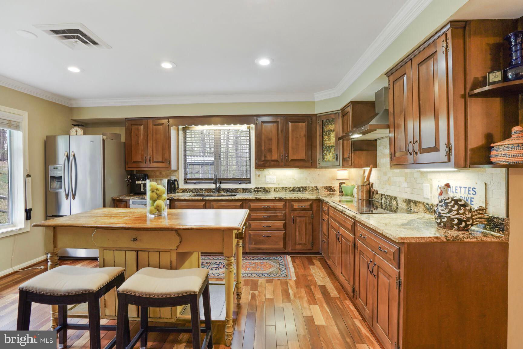 THE SINGING WOODS - Residential