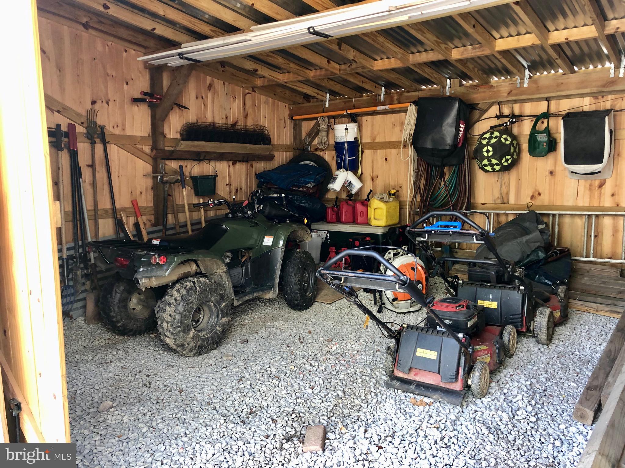 THE SINGING WOODS - Residential