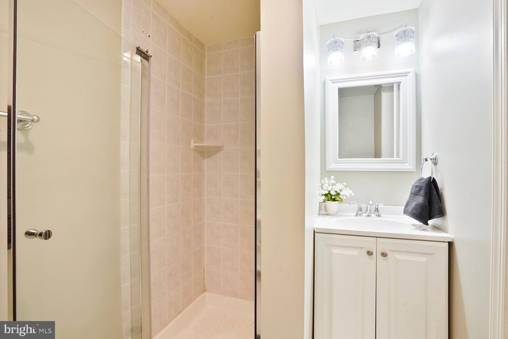 THE SINGING WOODS - Residential