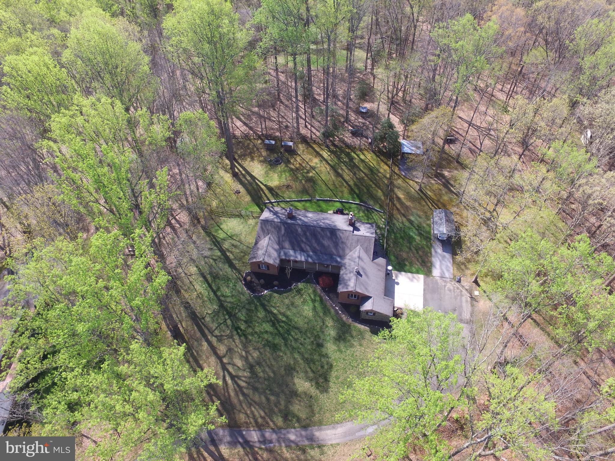 THE SINGING WOODS - Residential