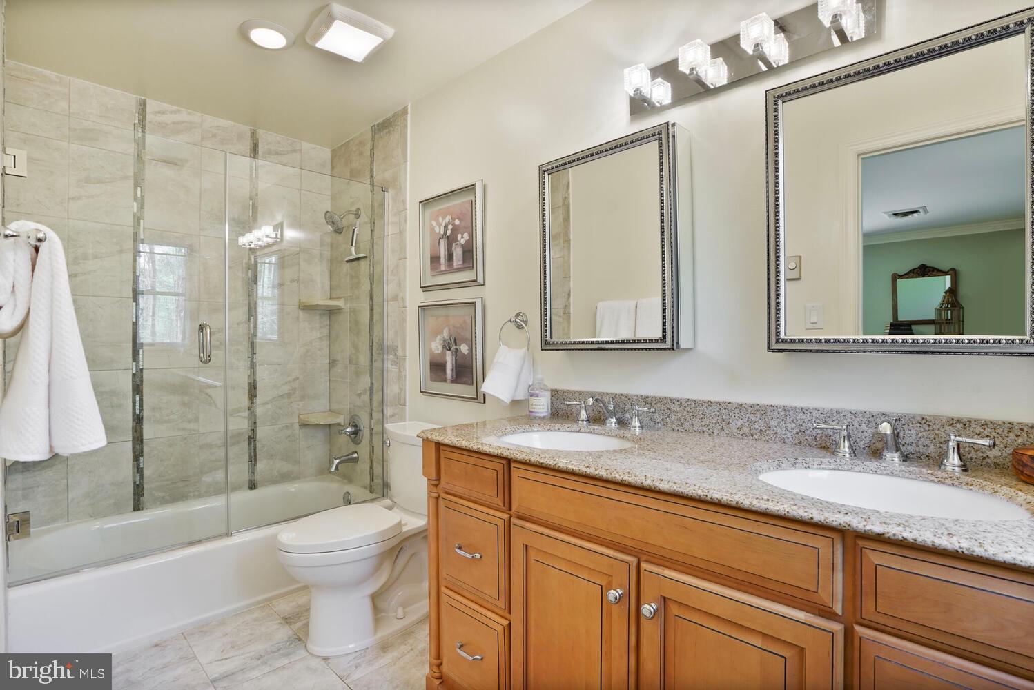 THE SINGING WOODS - Residential