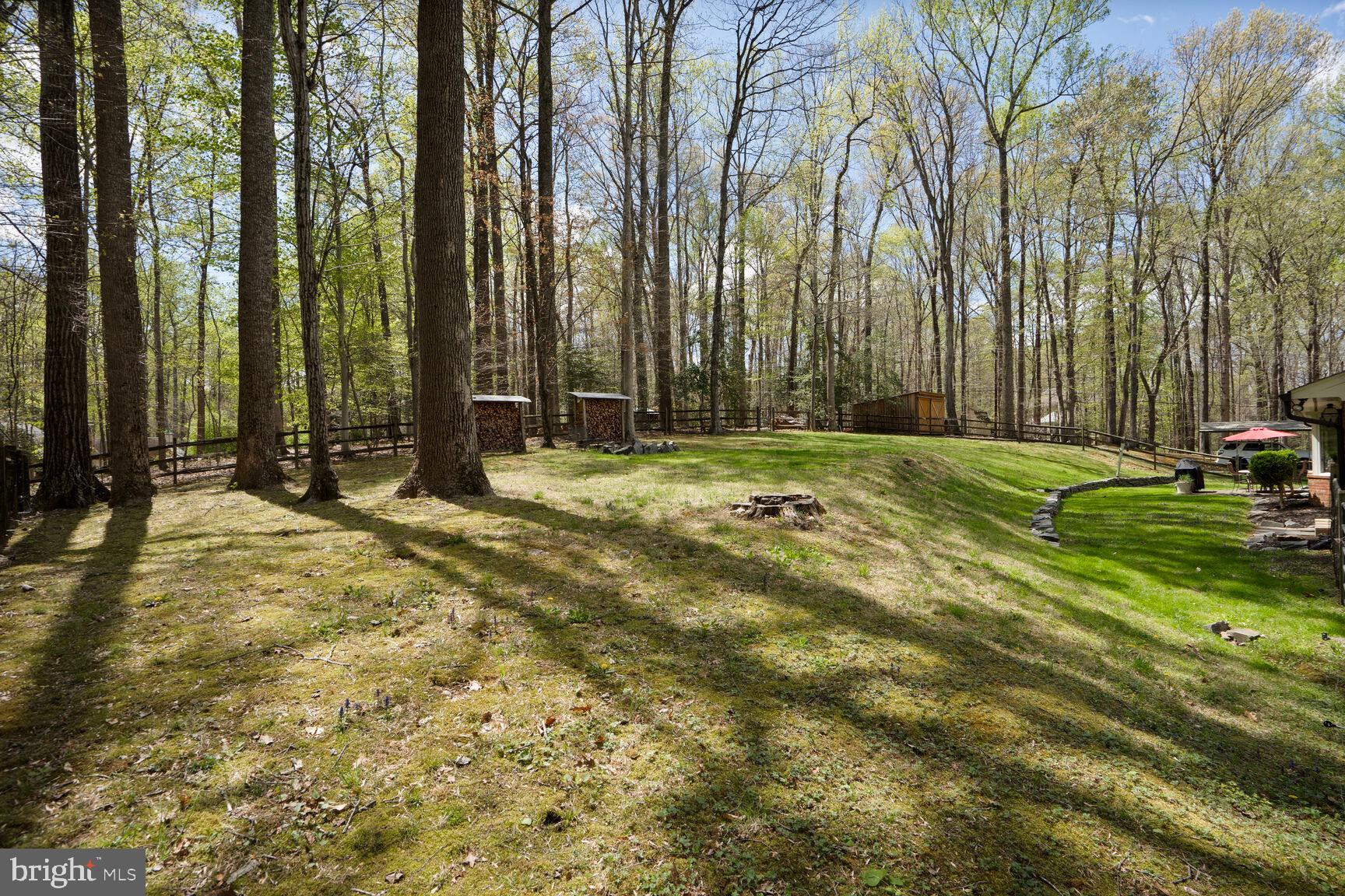 THE SINGING WOODS - Residential