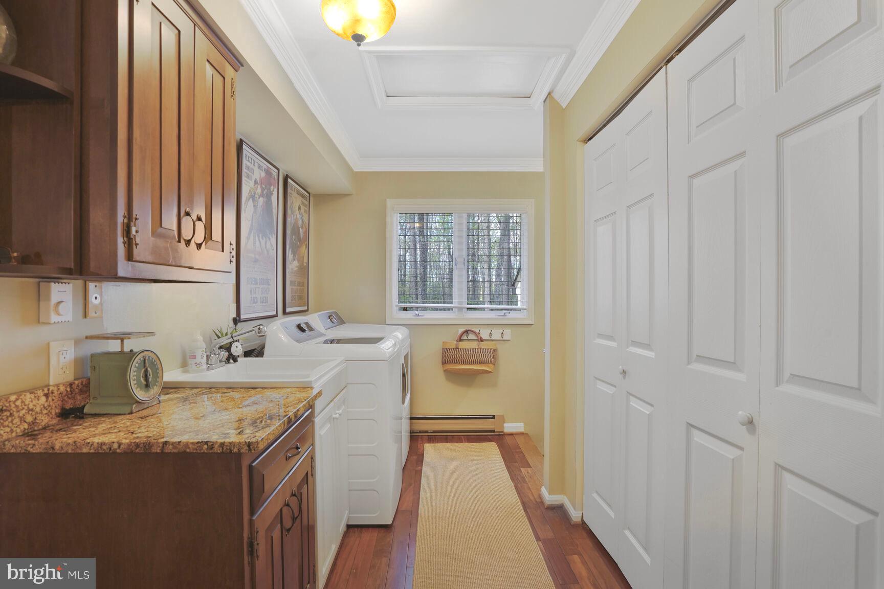 THE SINGING WOODS - Residential