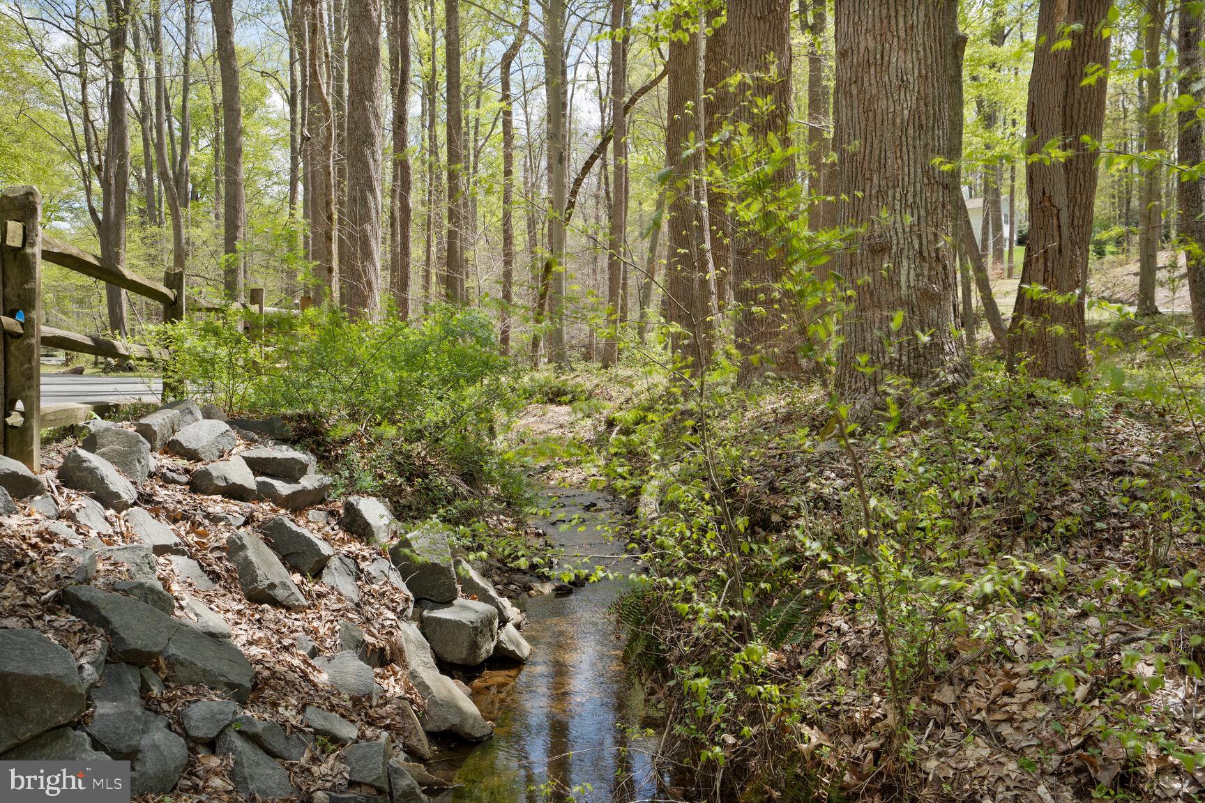 THE SINGING WOODS - Residential
