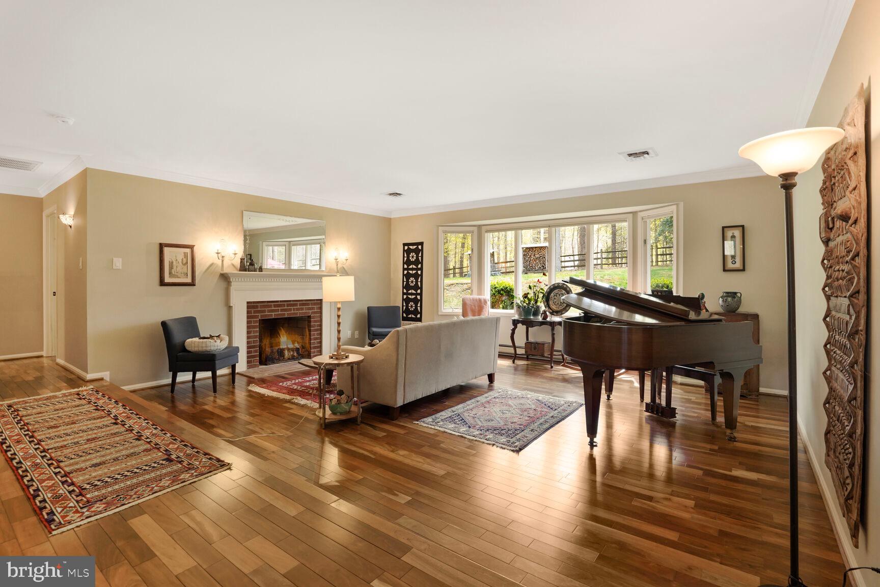 THE SINGING WOODS - Residential