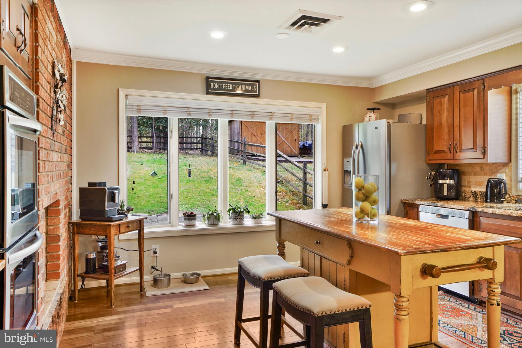 THE SINGING WOODS - Residential