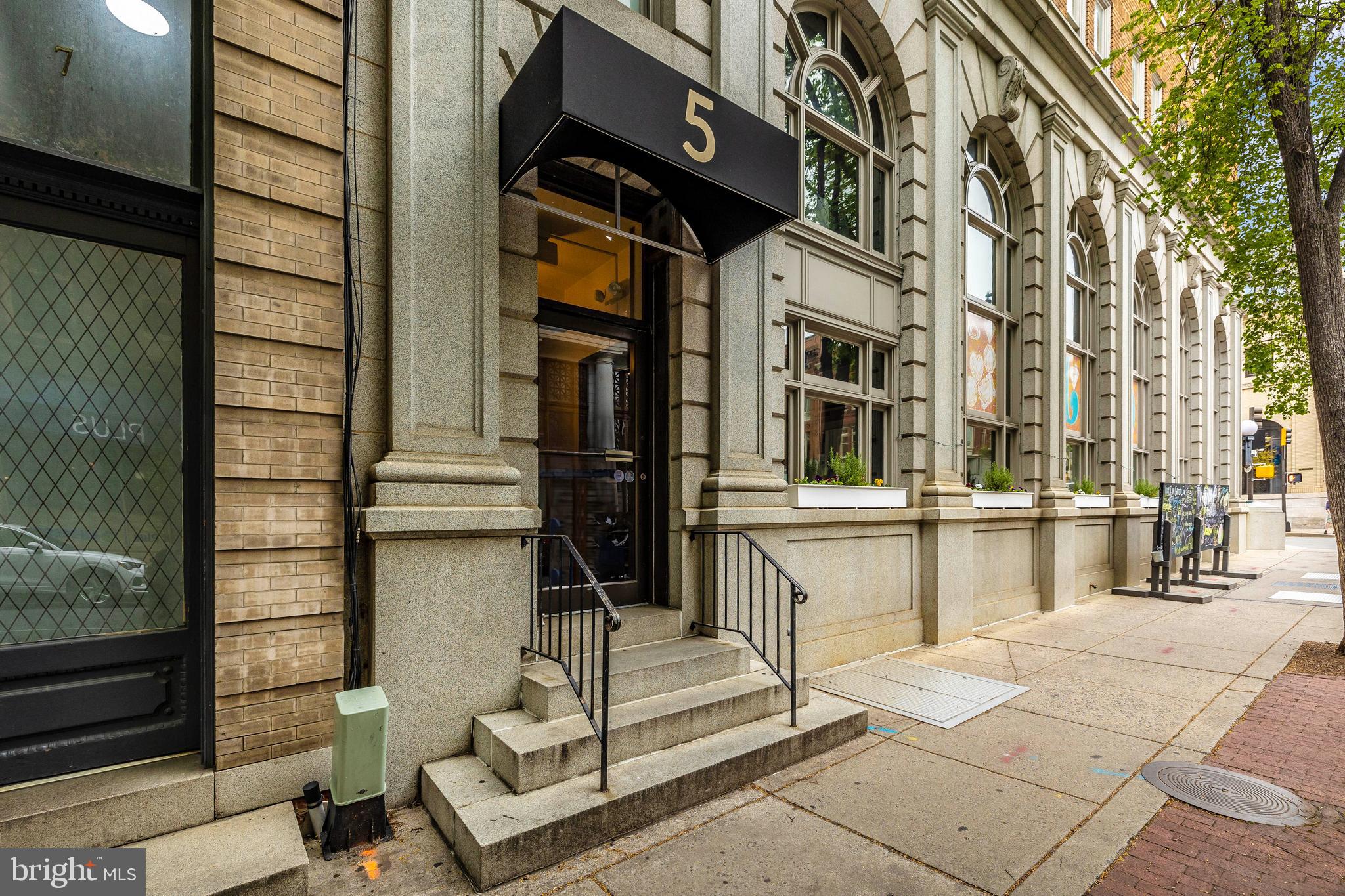 Looking for an office in one of the best locations in Downtown Frederick? This is that office! Spacious 3rd Floor office suite available at 5 S Market Street. Abundance of natural light throughout the suite. Building is conveniently located near multiple restaurants and 1 block from the Court Street parking garage. Potential to subdivide into two units. Don’t miss your opportunity to call this your “work home” at Frederick’s best corner!