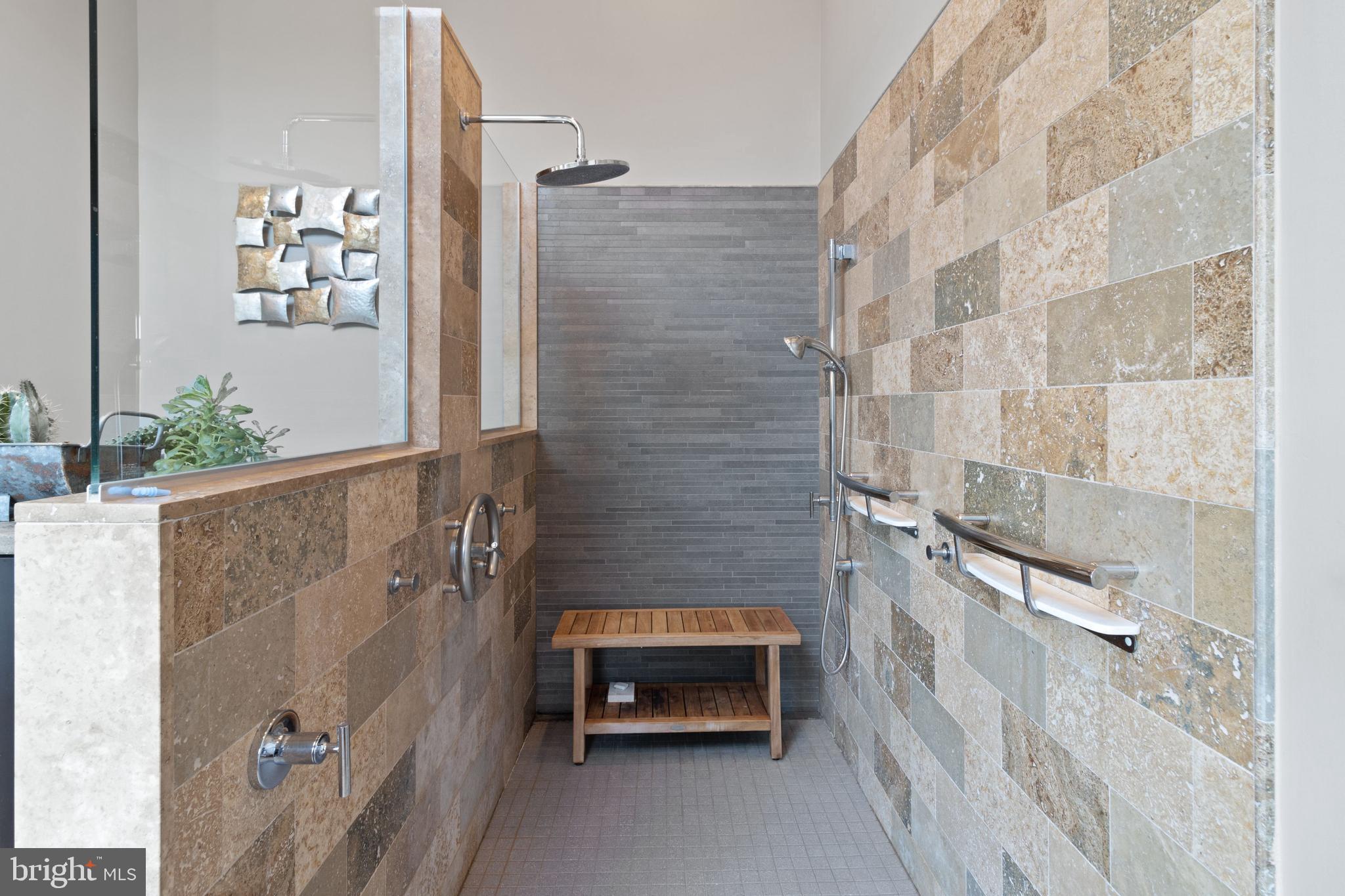 GRENOBLE MANOR - Residential