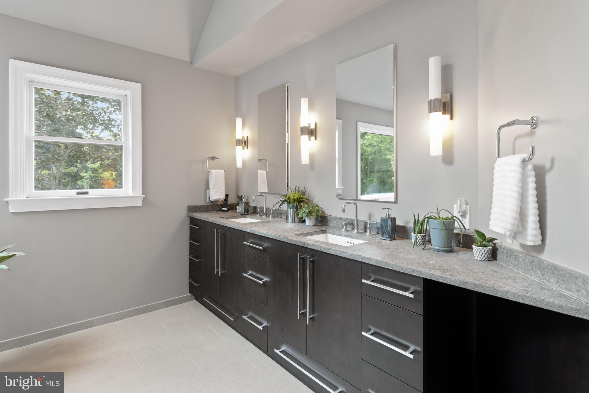 GRENOBLE MANOR - Residential