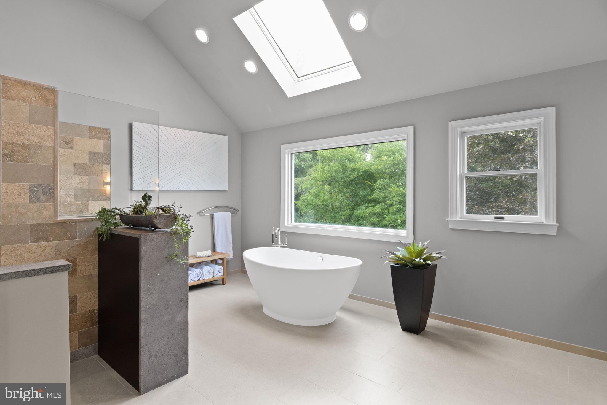 GRENOBLE MANOR - Residential