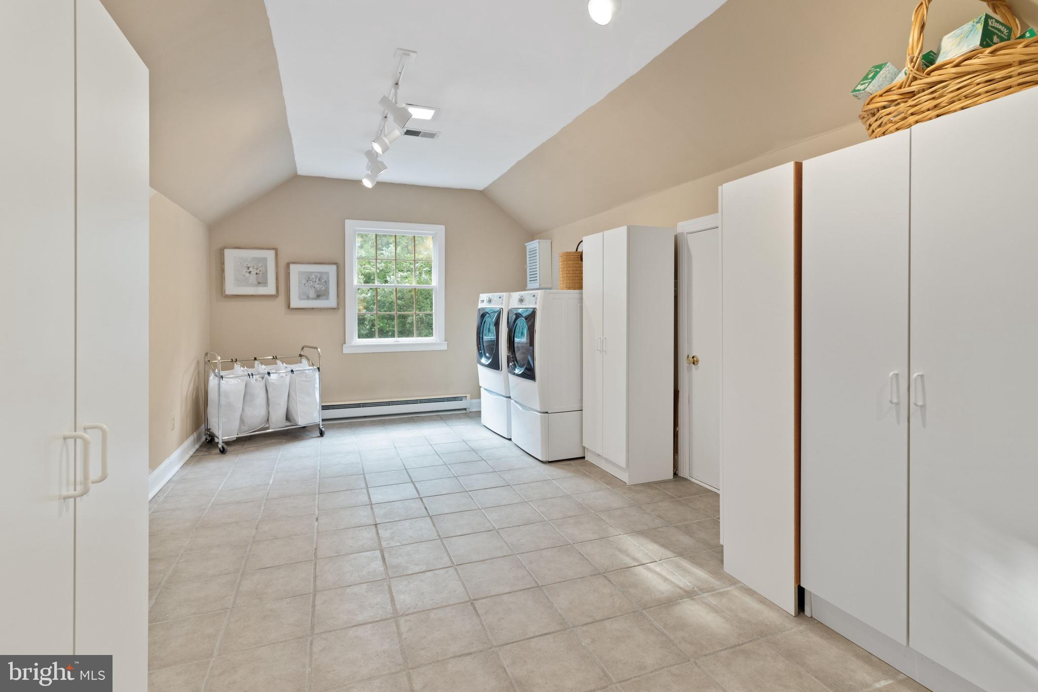 GRENOBLE MANOR - Residential