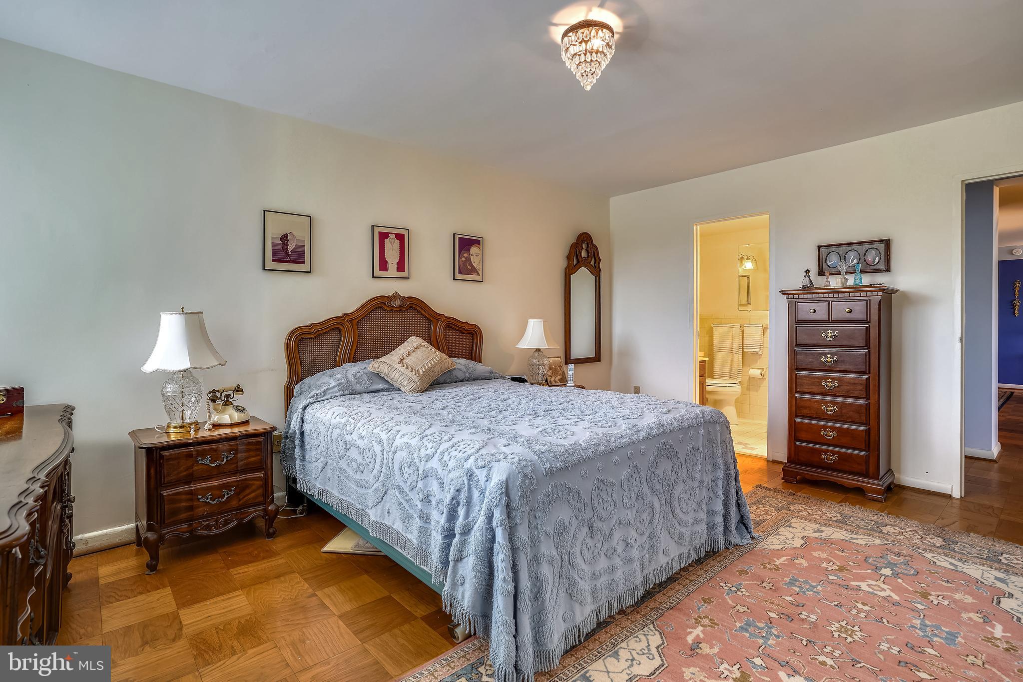 RIVER TOWERS - Residential