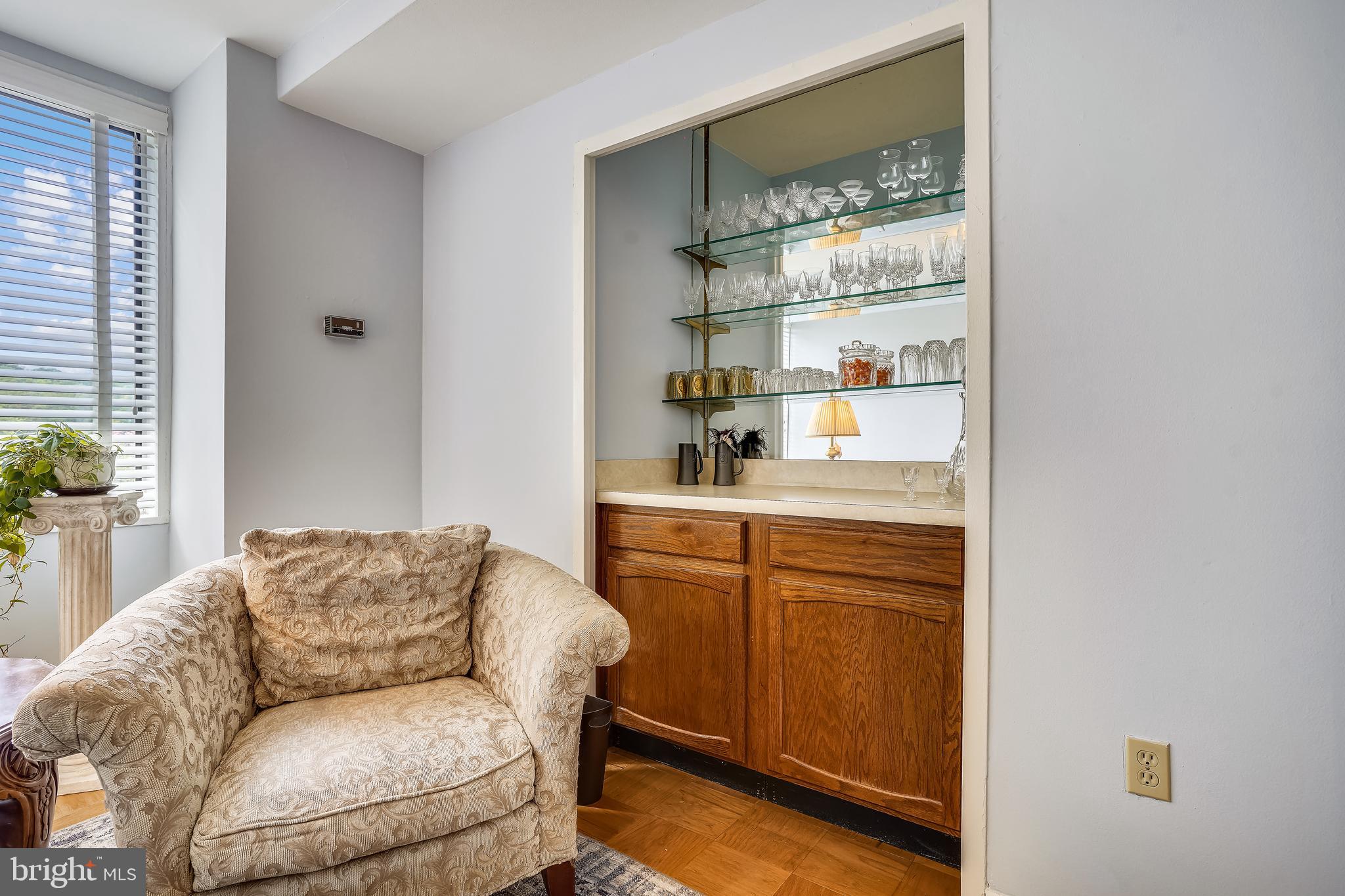 RIVER TOWERS - Residential