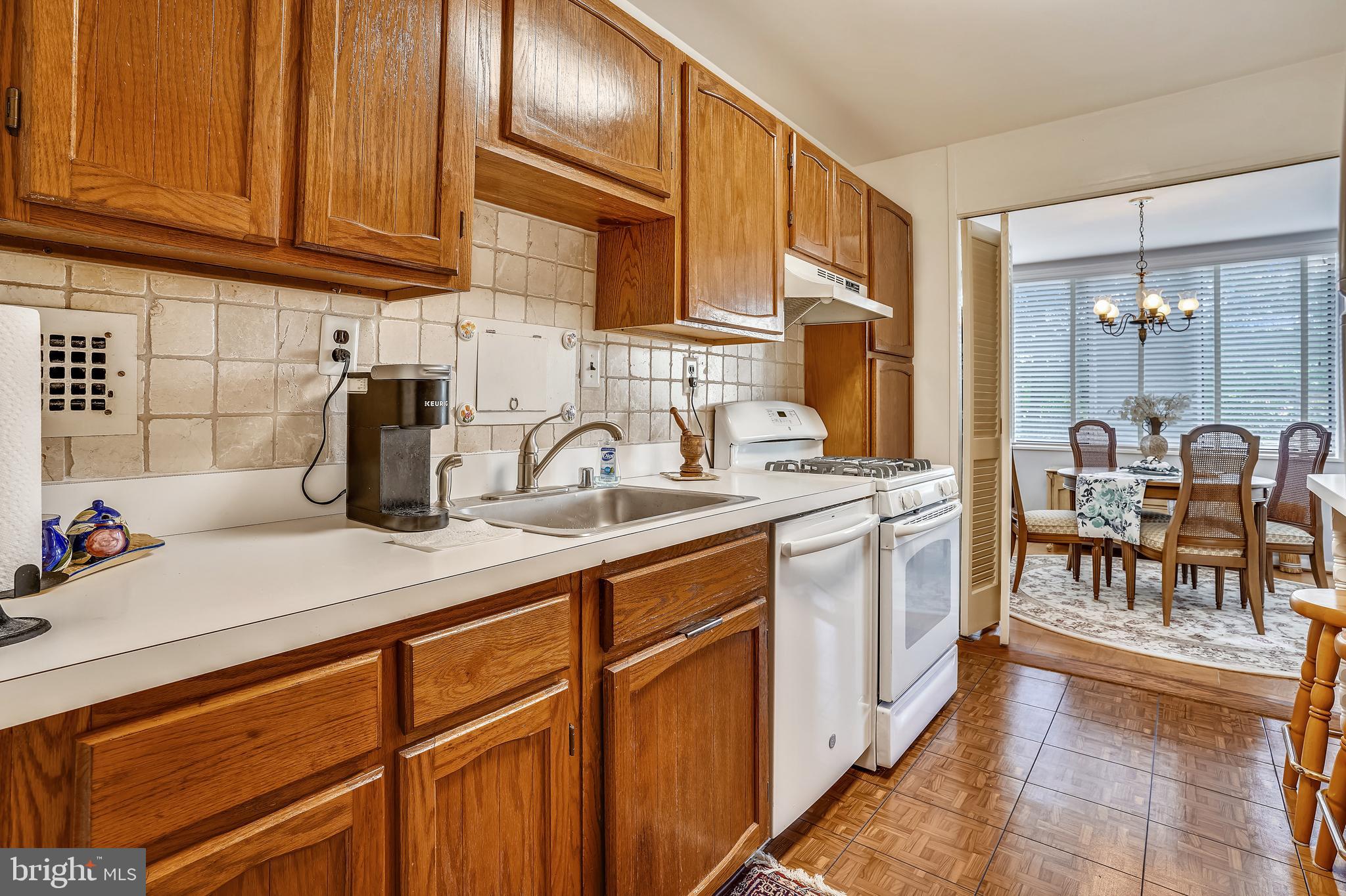 RIVER TOWERS - Residential