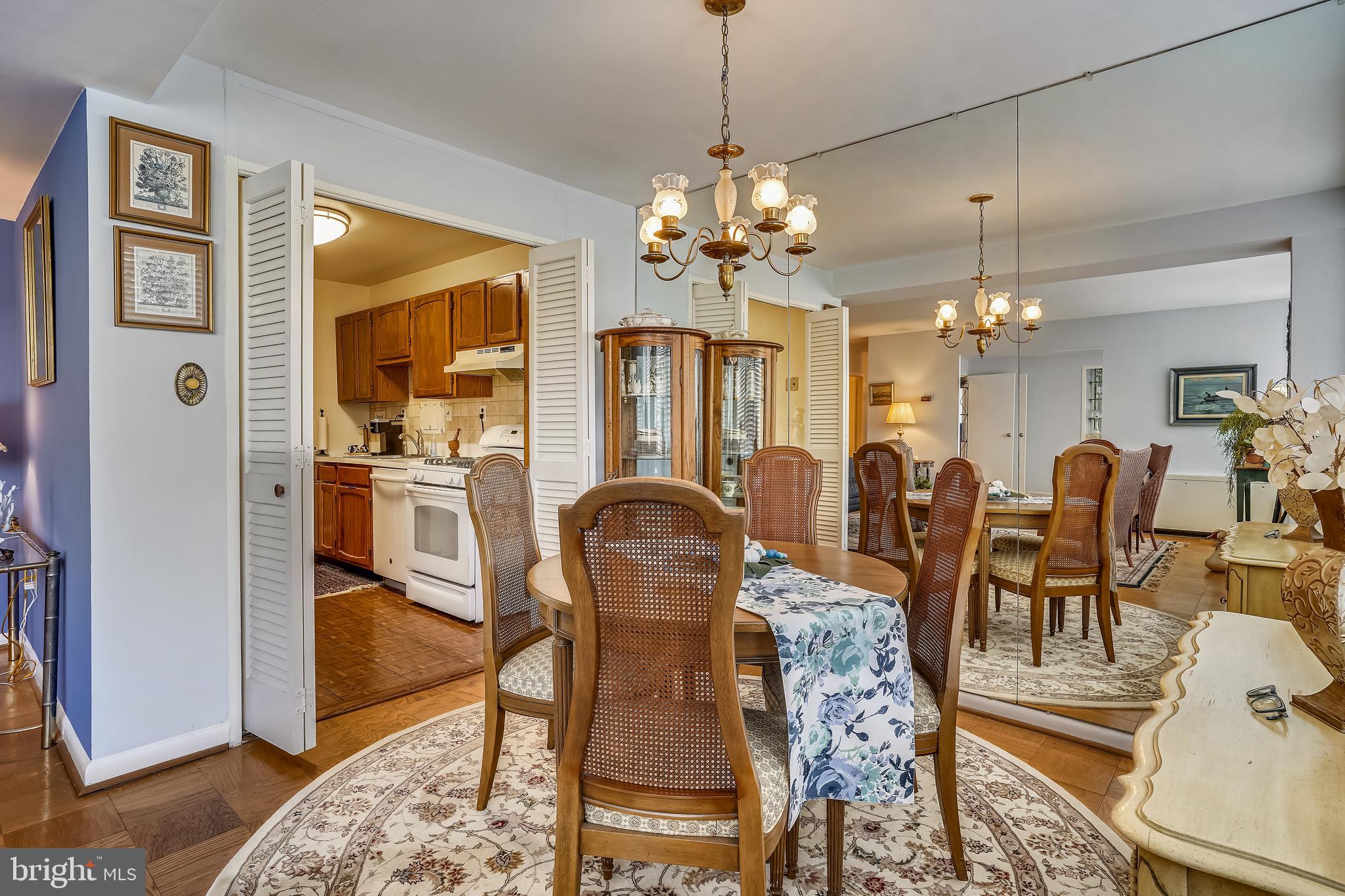 RIVER TOWERS - Residential