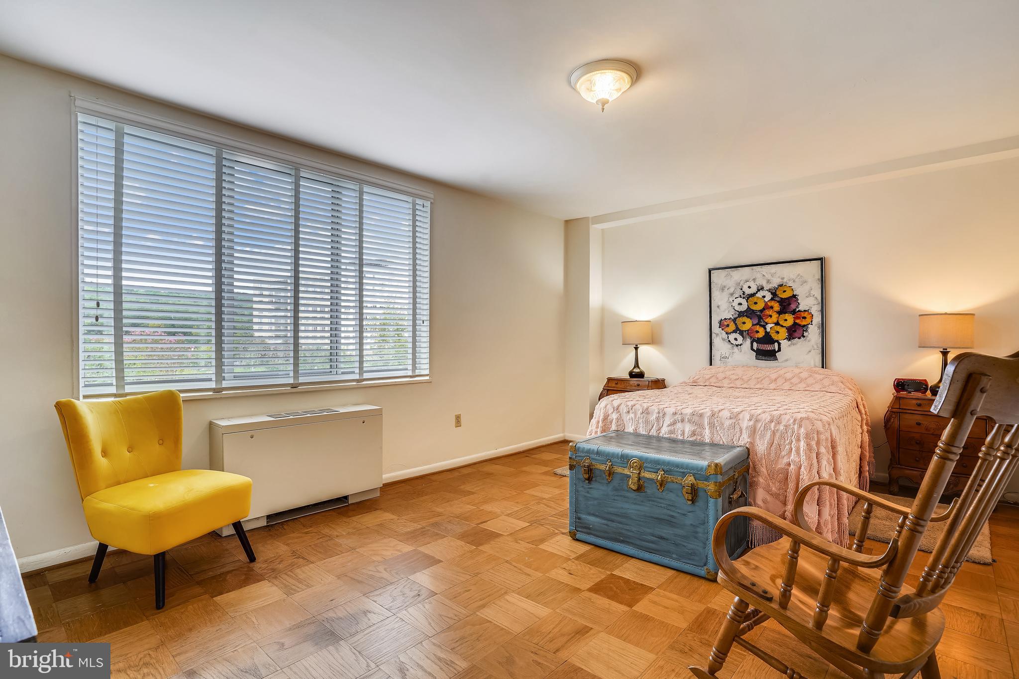 RIVER TOWERS - Residential