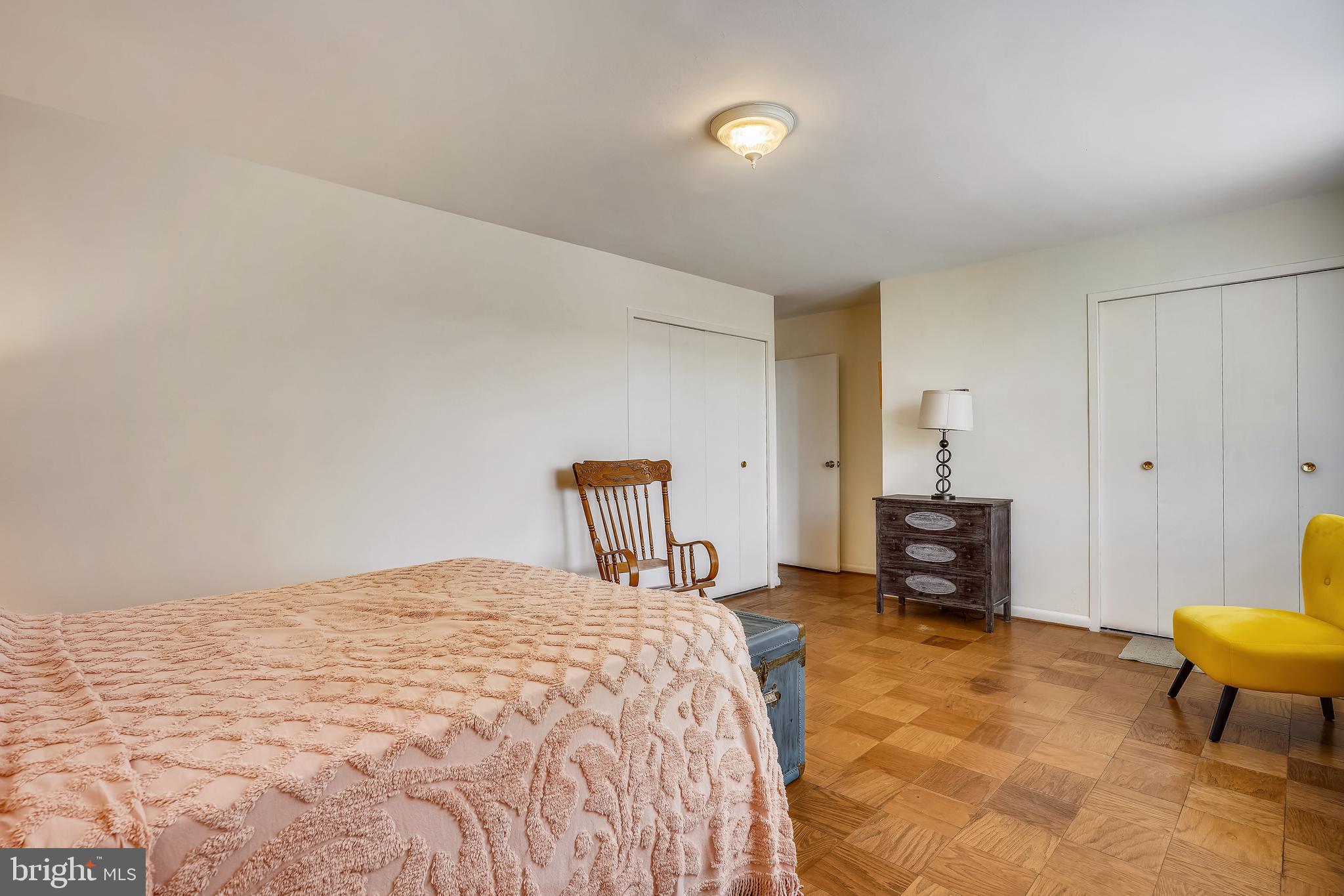 RIVER TOWERS - Residential