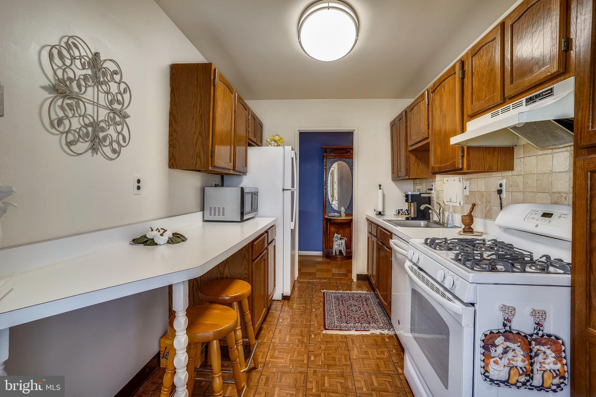 RIVER TOWERS - Residential