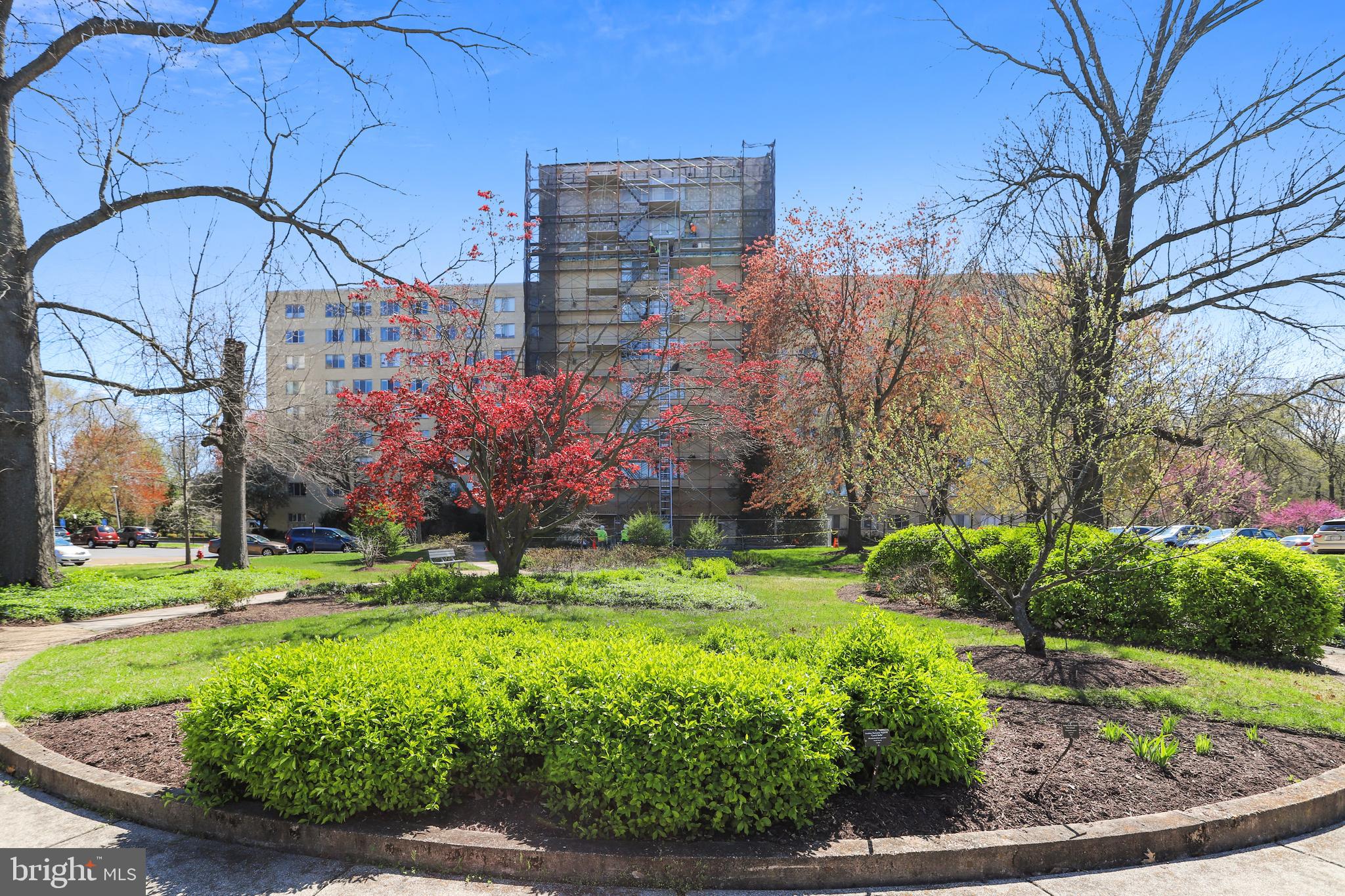 RIVER TOWERS - Residential