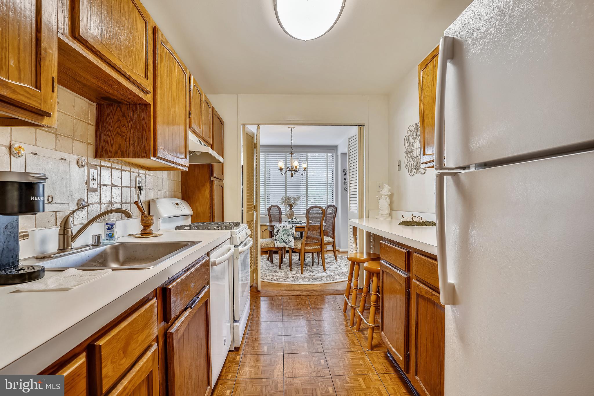 RIVER TOWERS - Residential