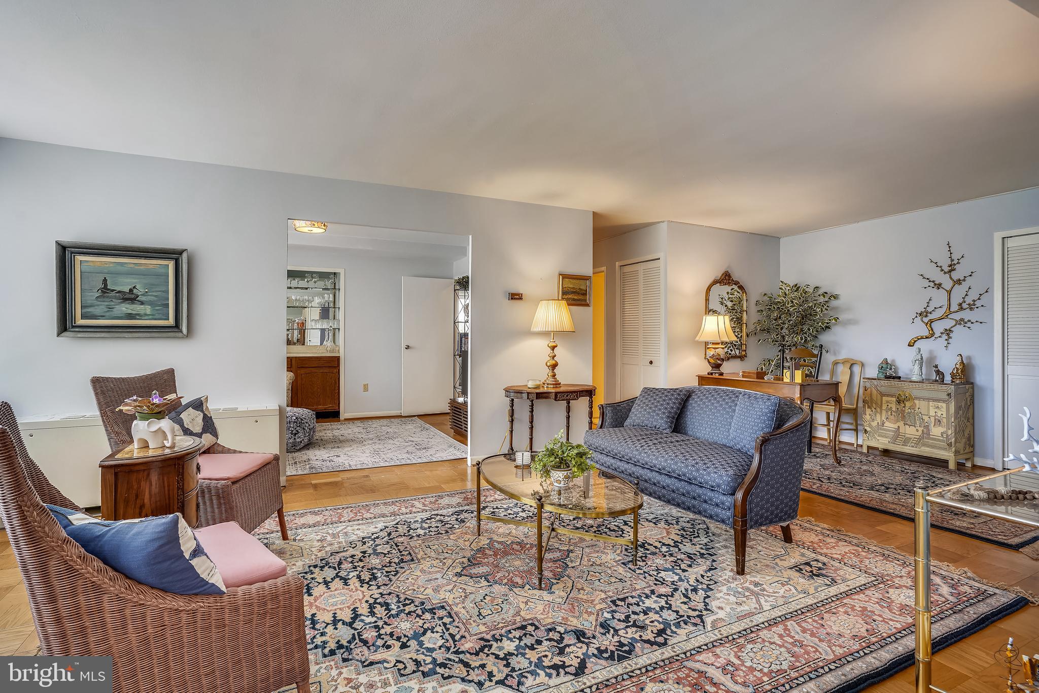 RIVER TOWERS - Residential