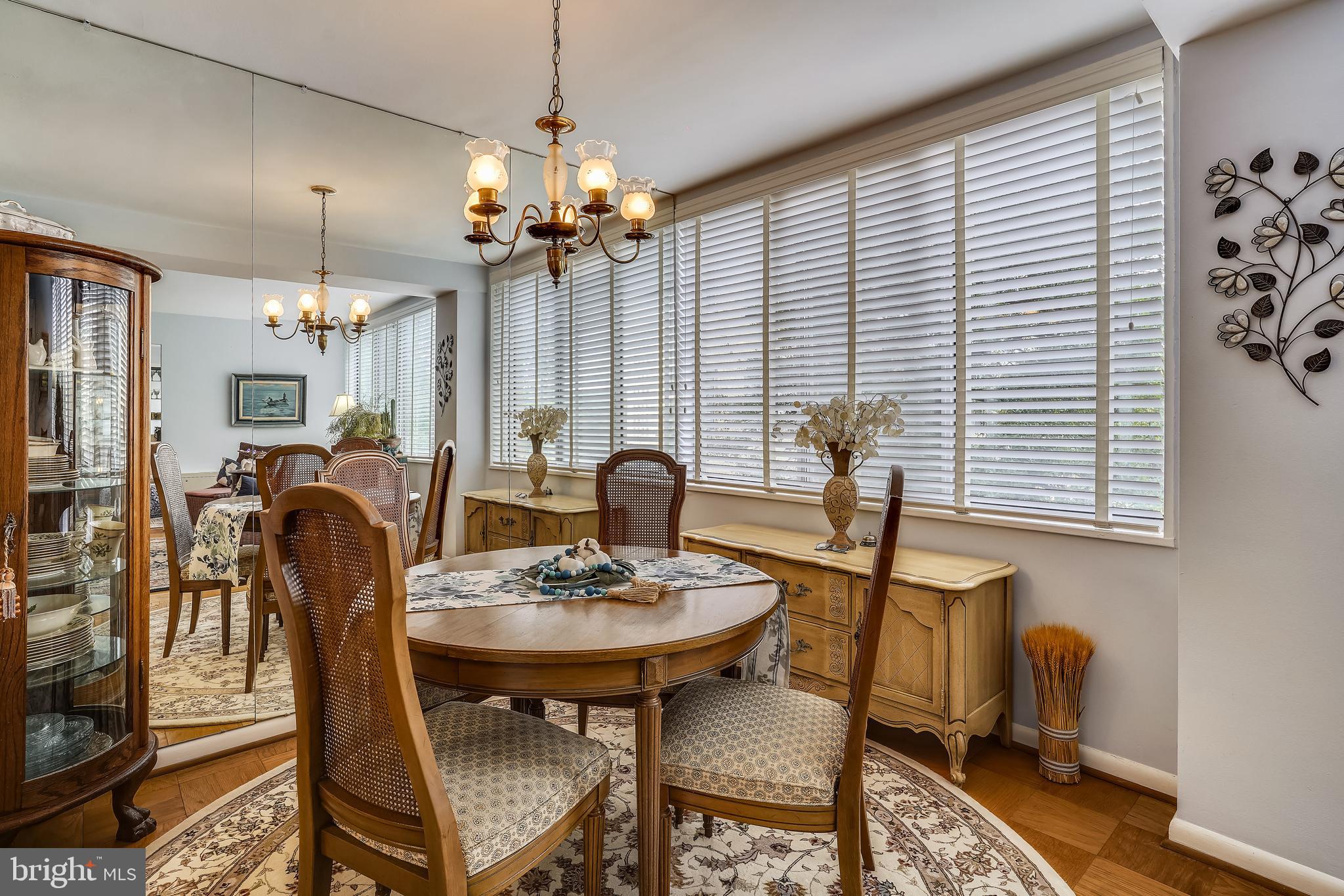 RIVER TOWERS - Residential