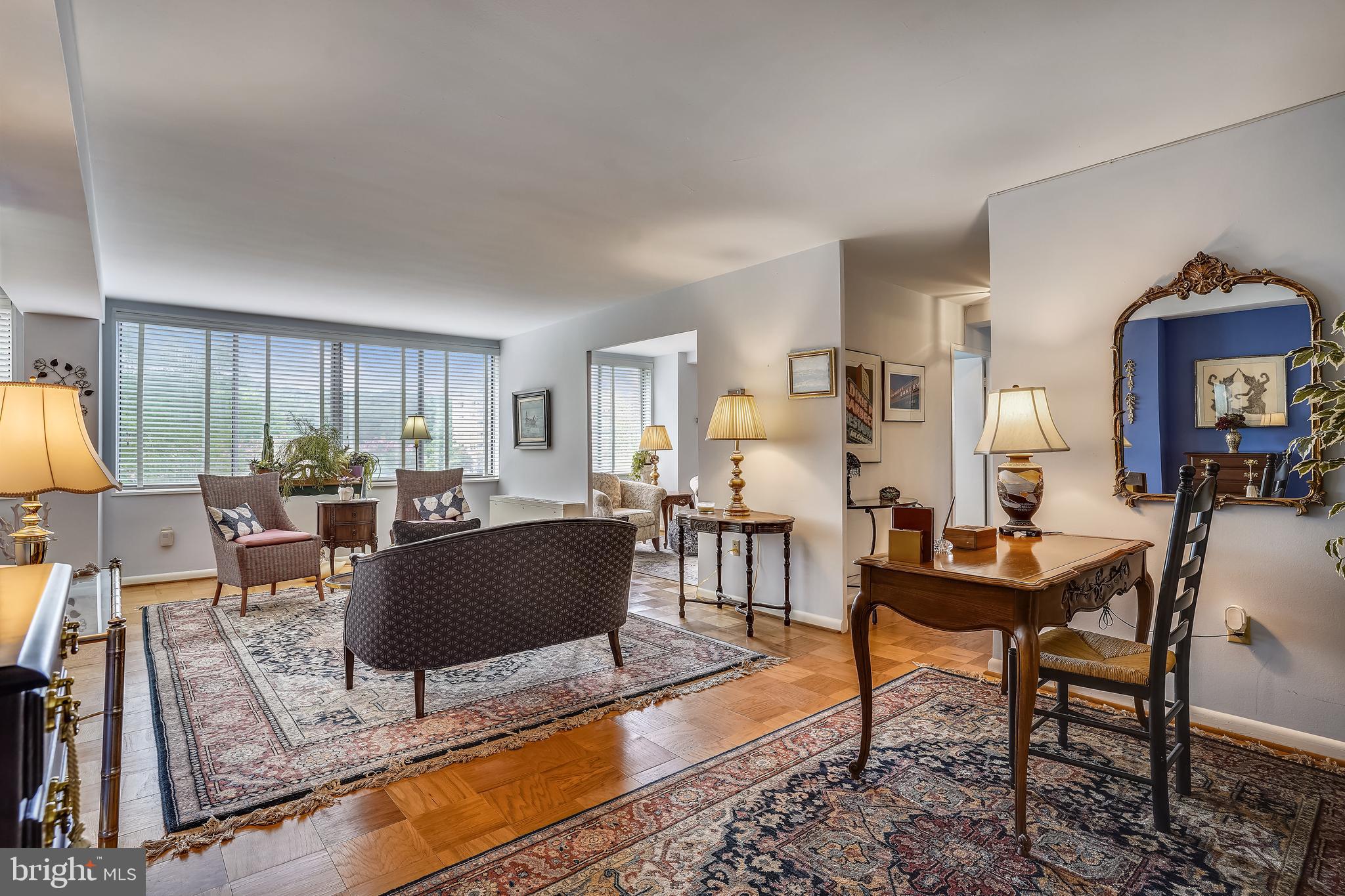 RIVER TOWERS - Residential