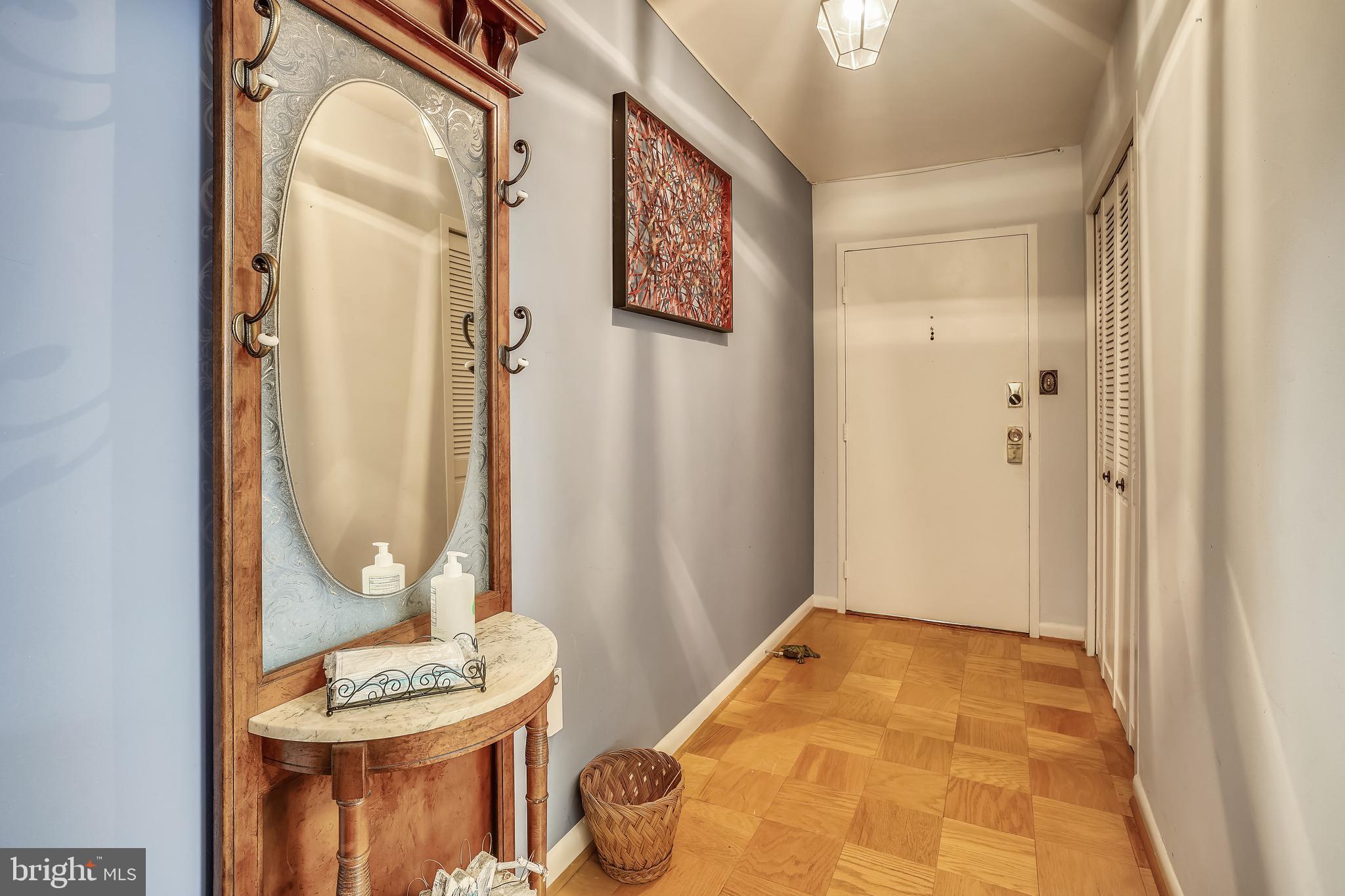 RIVER TOWERS - Residential