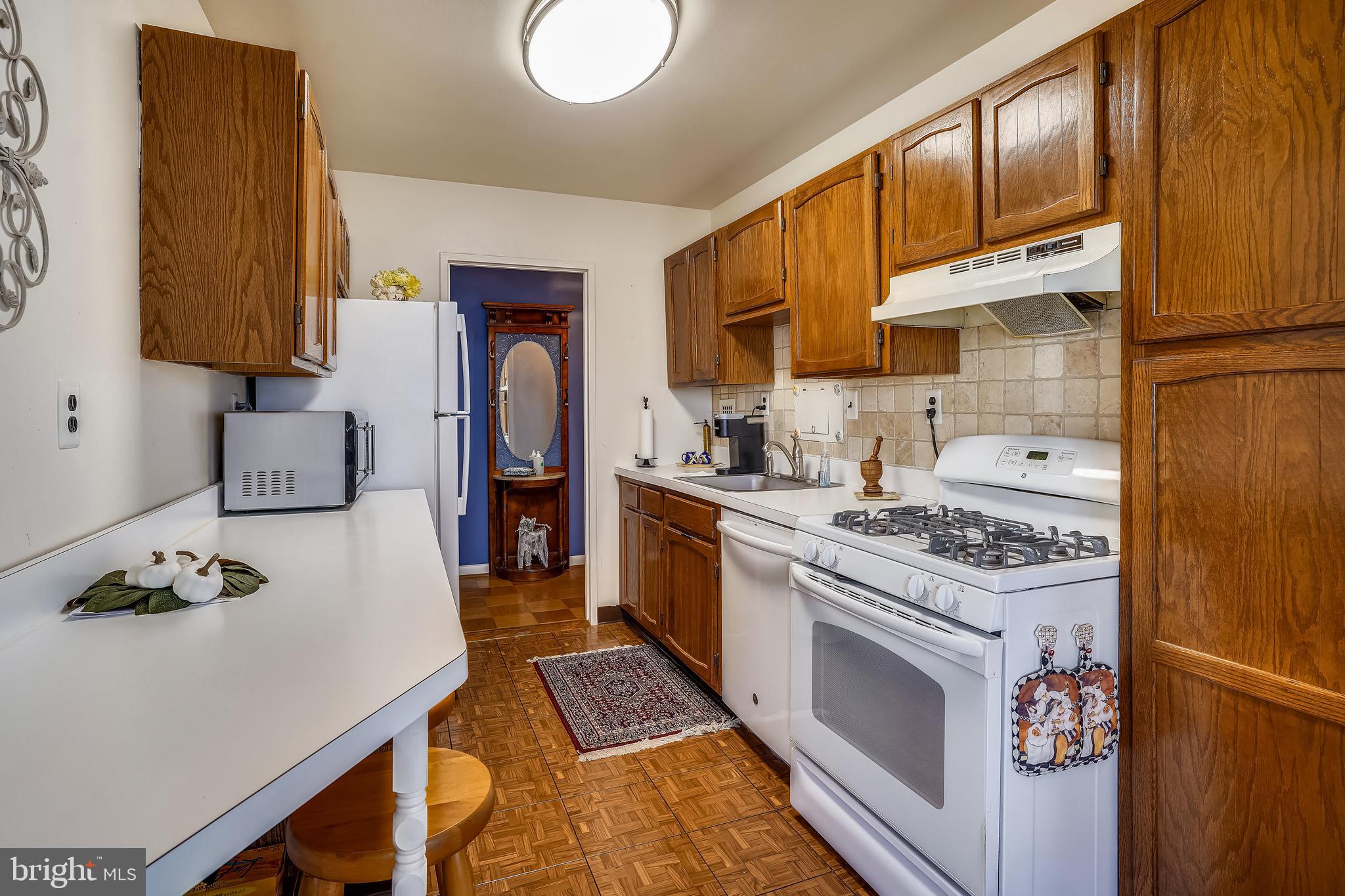 RIVER TOWERS - Residential