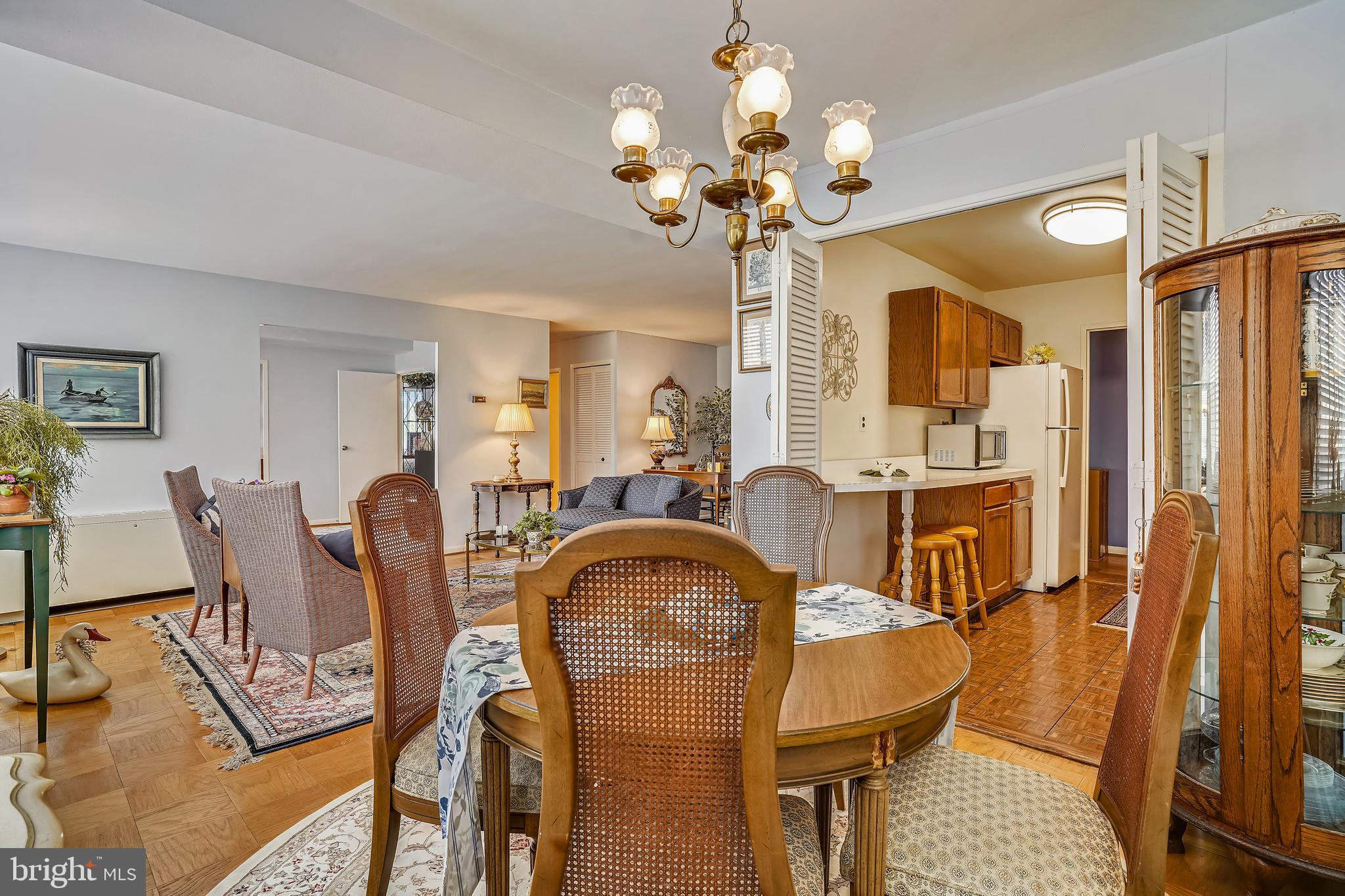 RIVER TOWERS - Residential