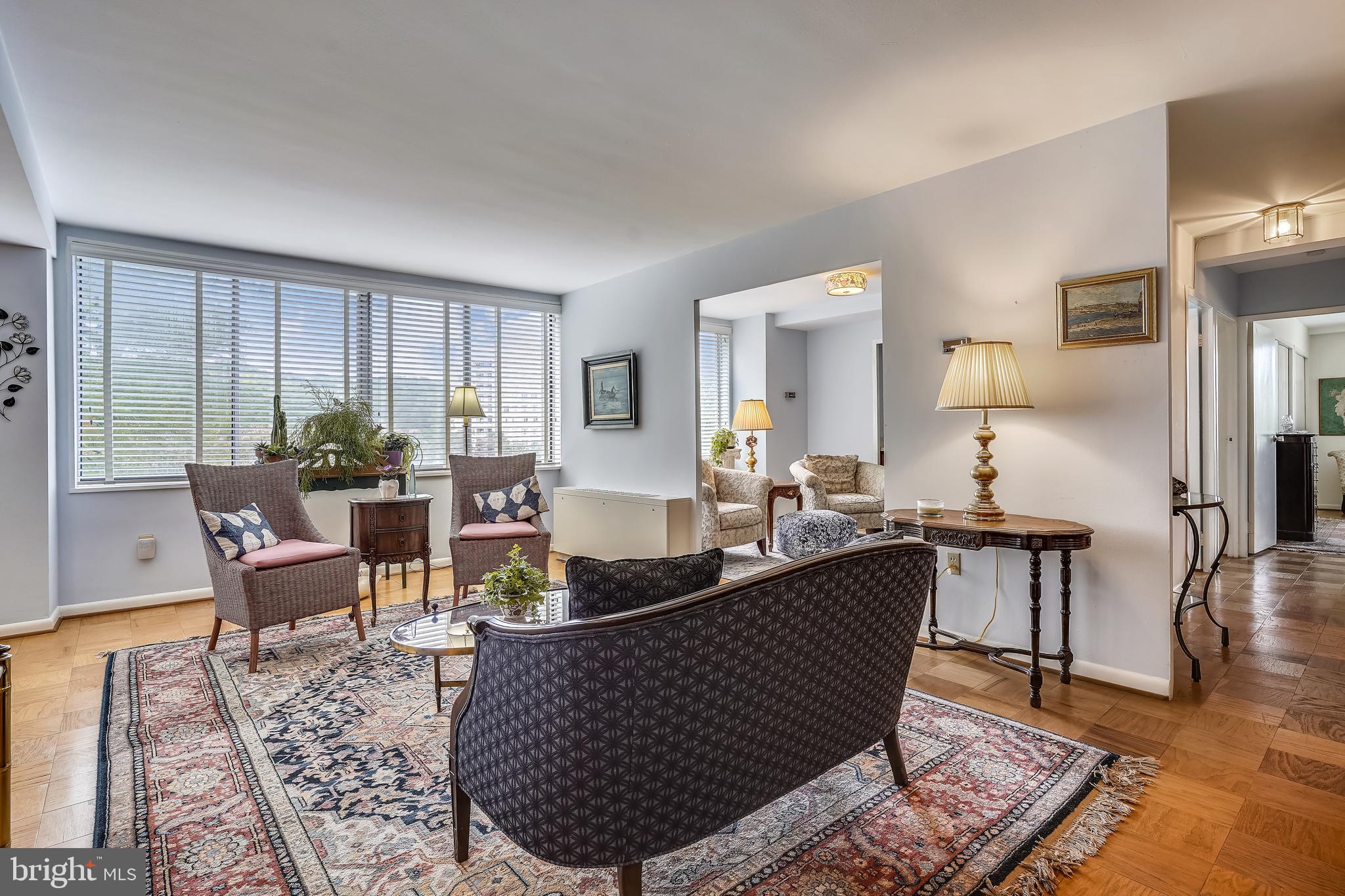 RIVER TOWERS - Residential