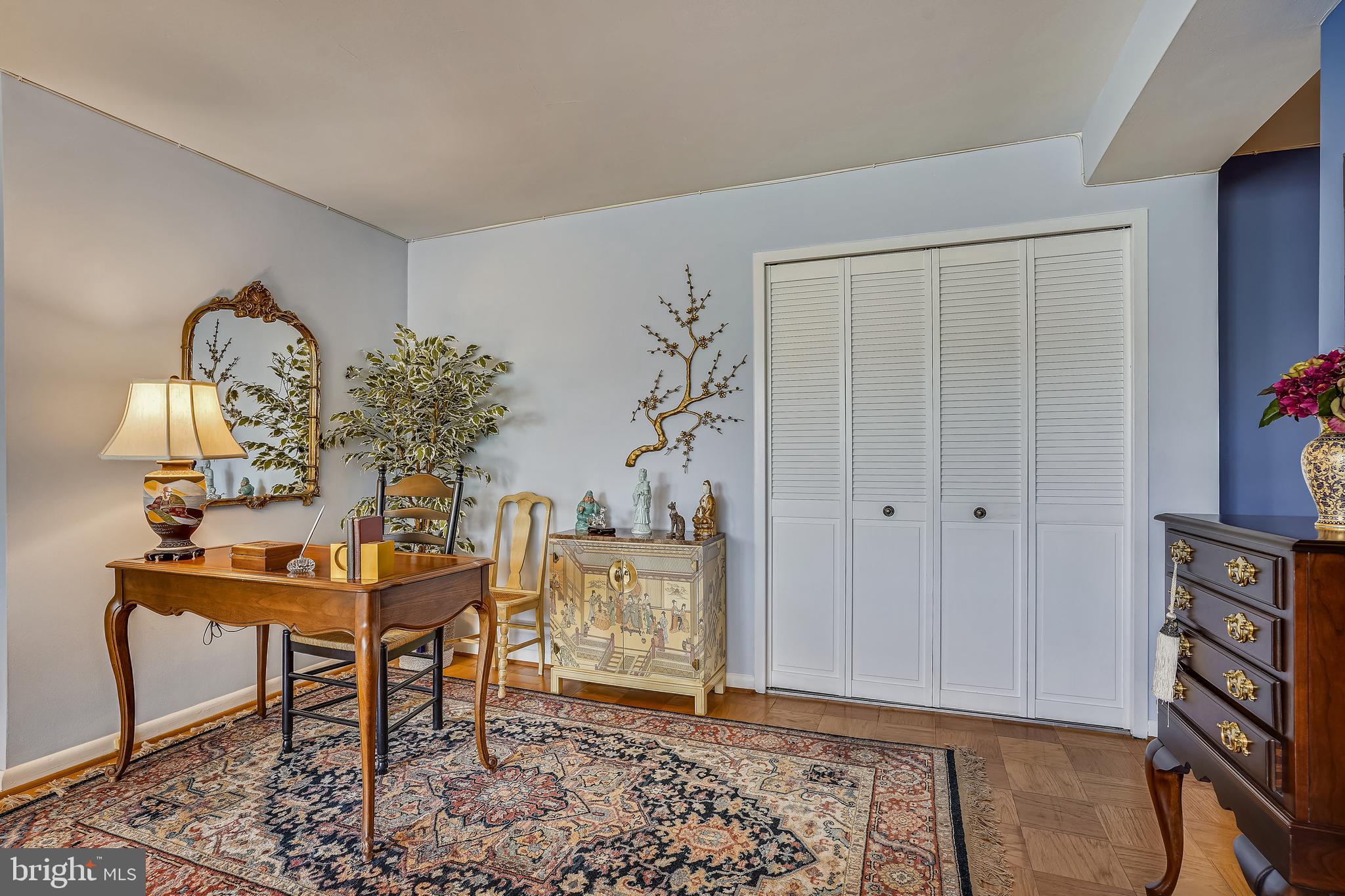 RIVER TOWERS - Residential