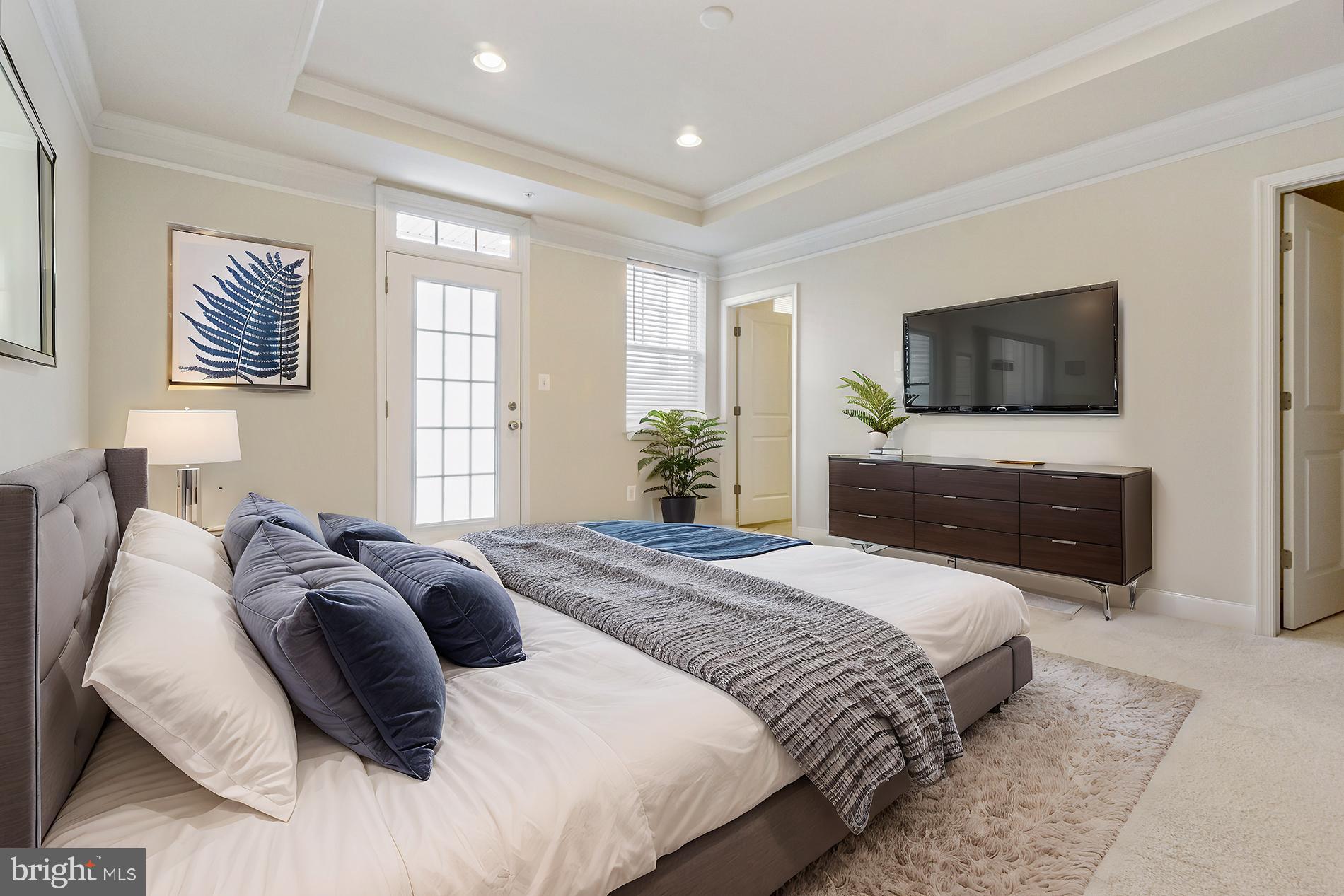 OXFORD SQUARE - Residential