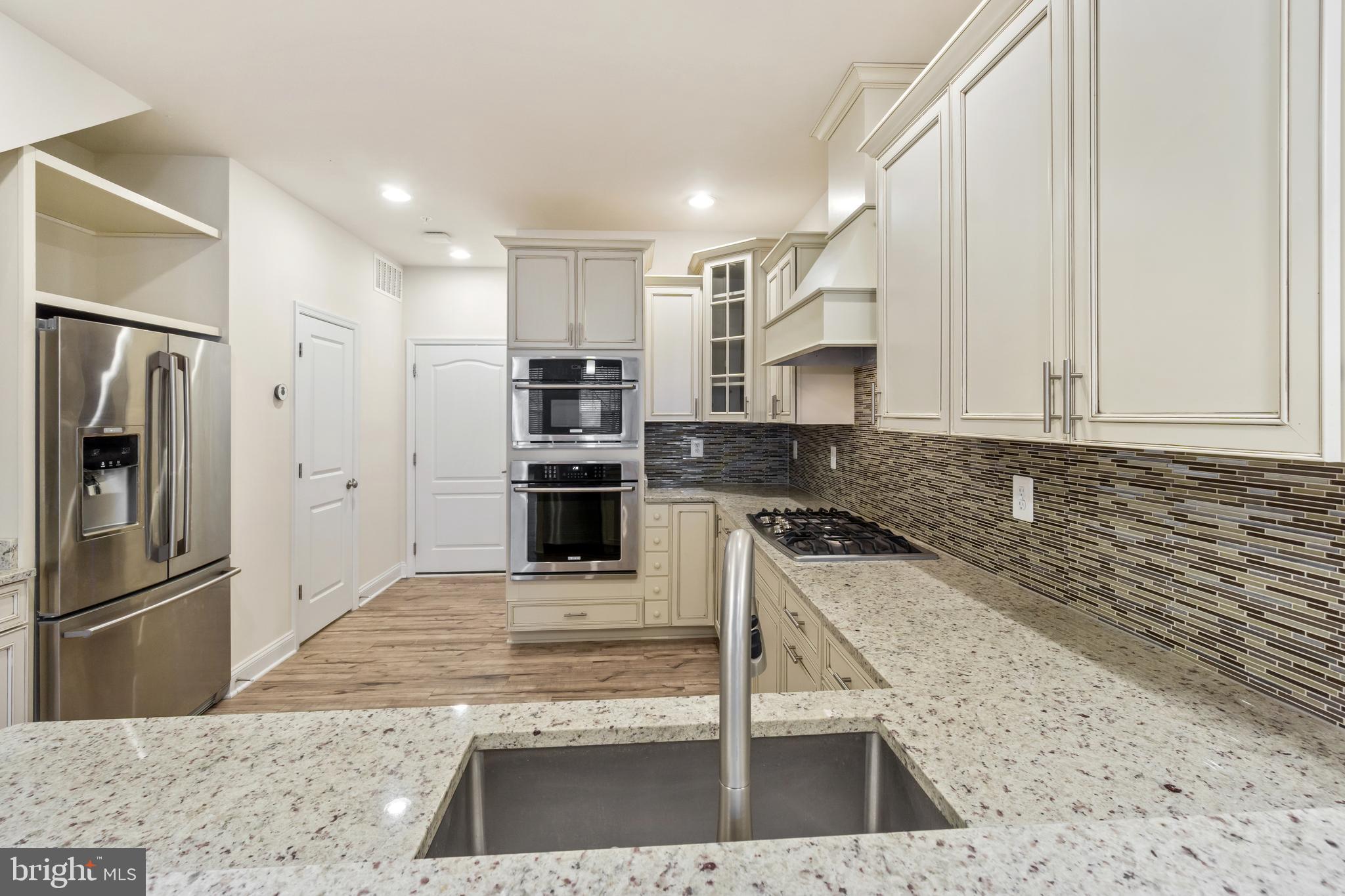 OXFORD SQUARE - Residential