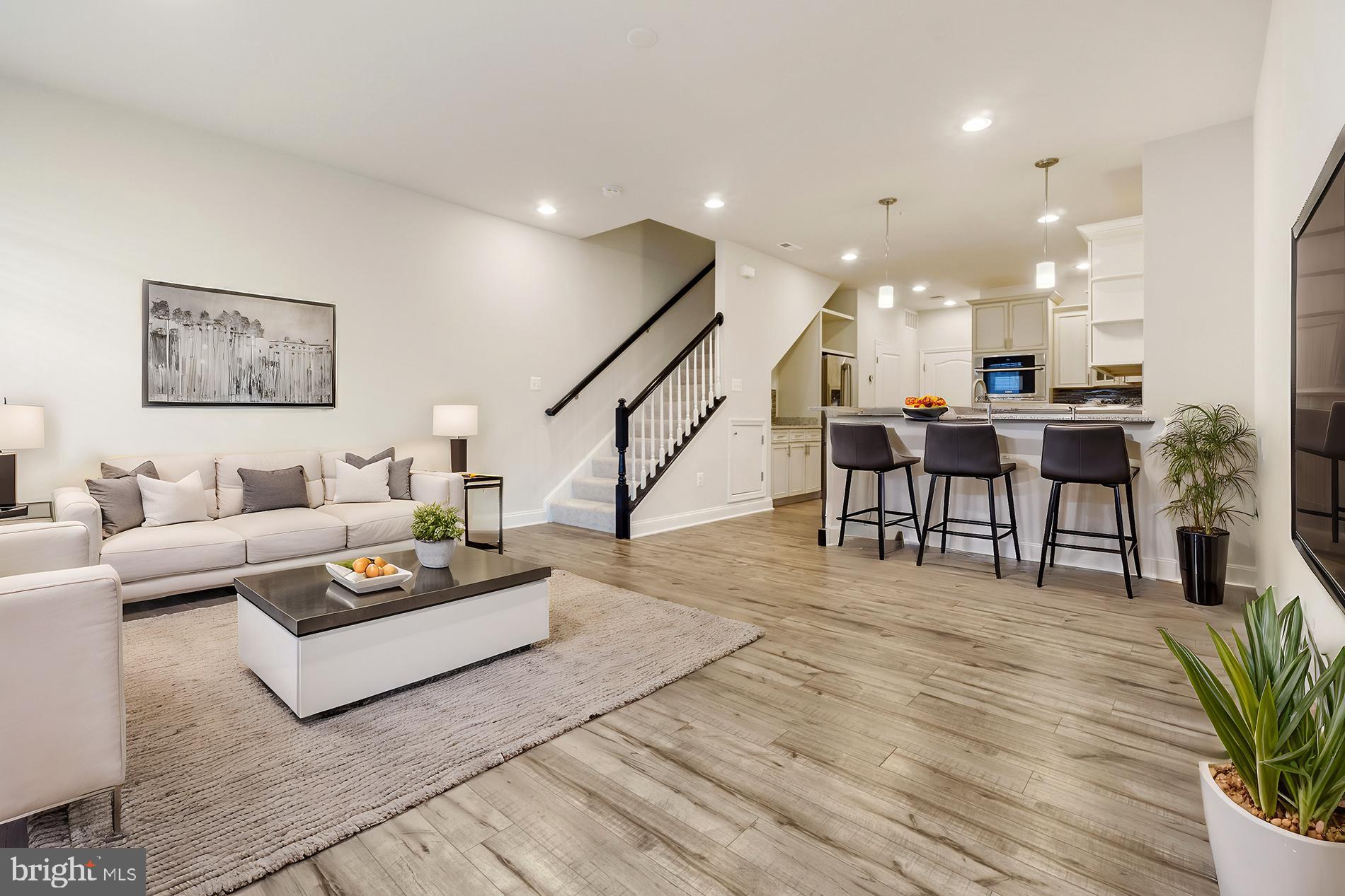 OXFORD SQUARE - Residential