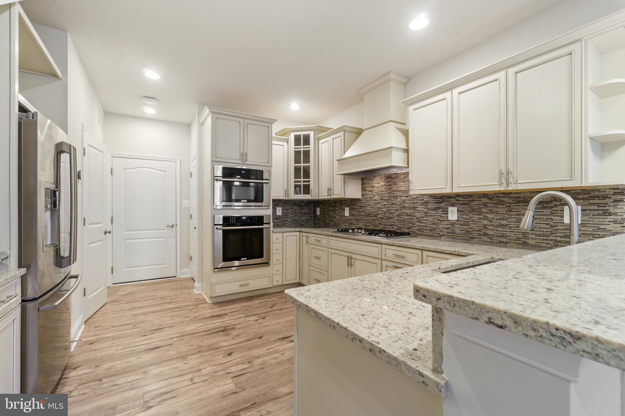 OXFORD SQUARE - Residential