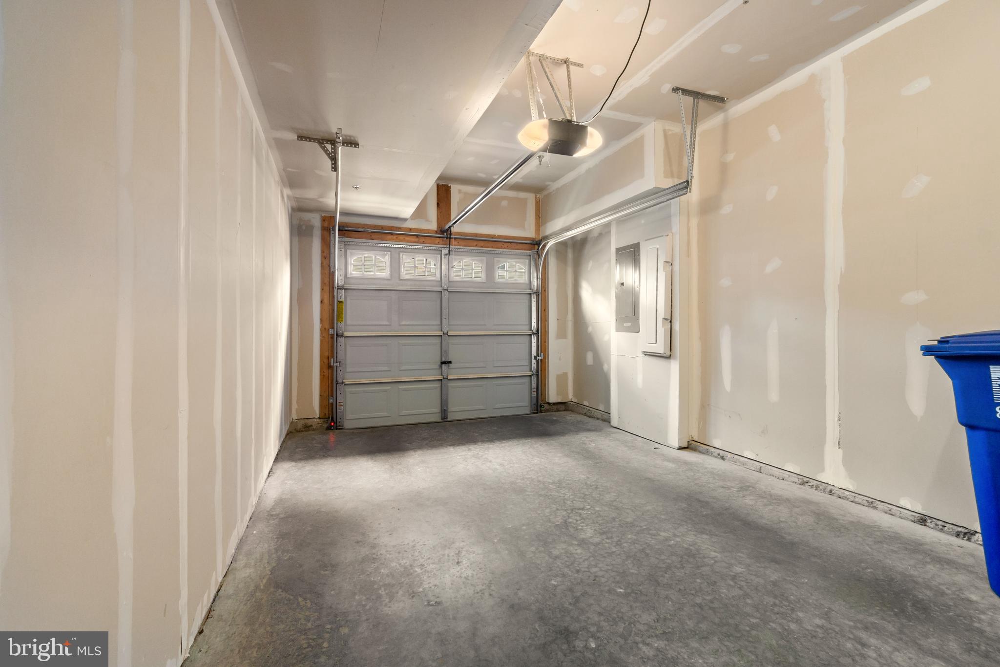 OXFORD SQUARE - Residential