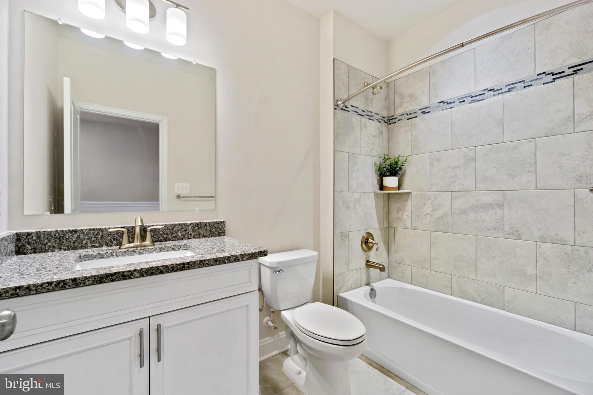 OXFORD SQUARE - Residential