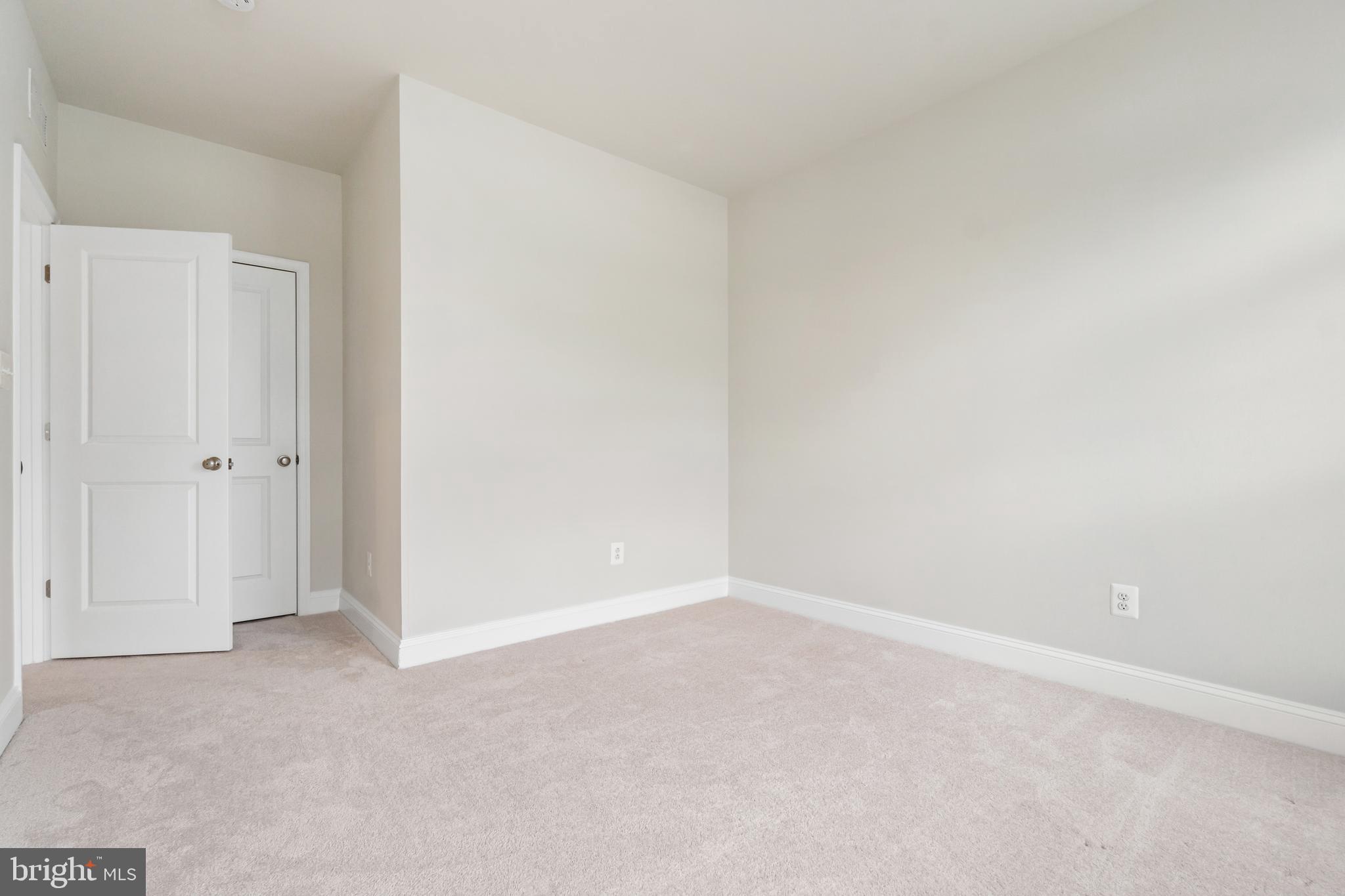 OXFORD SQUARE - Residential