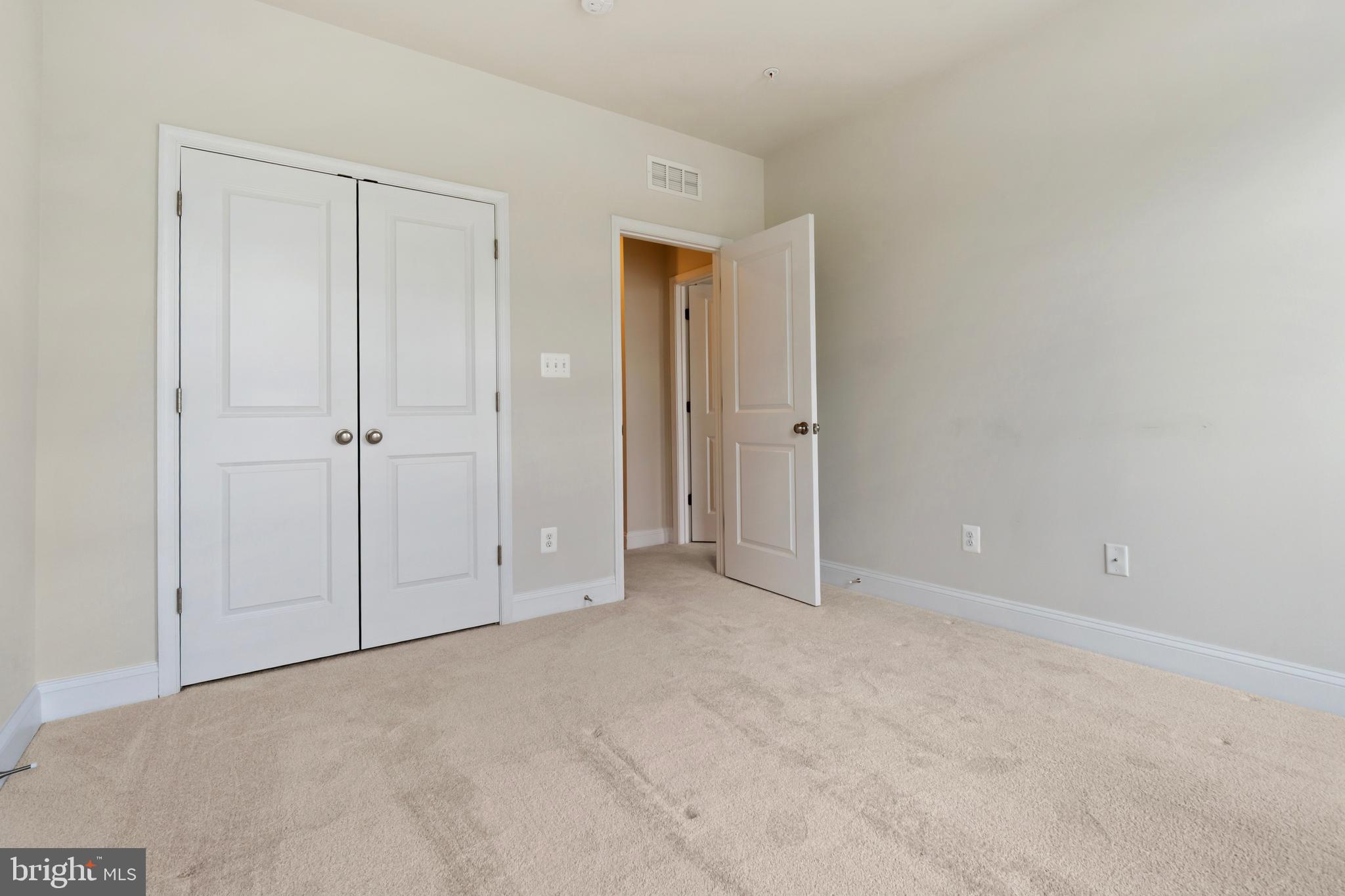 OXFORD SQUARE - Residential