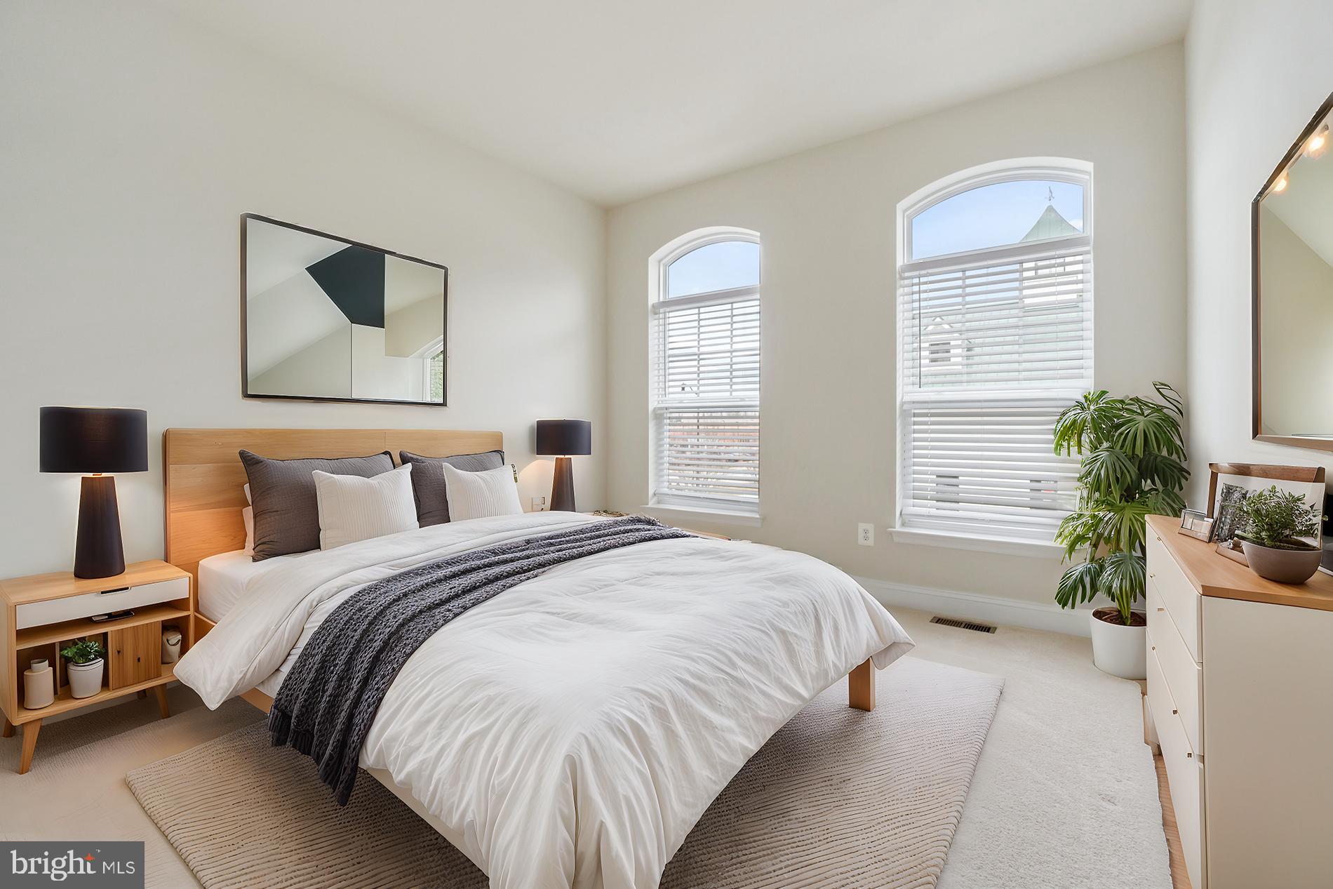 OXFORD SQUARE - Residential