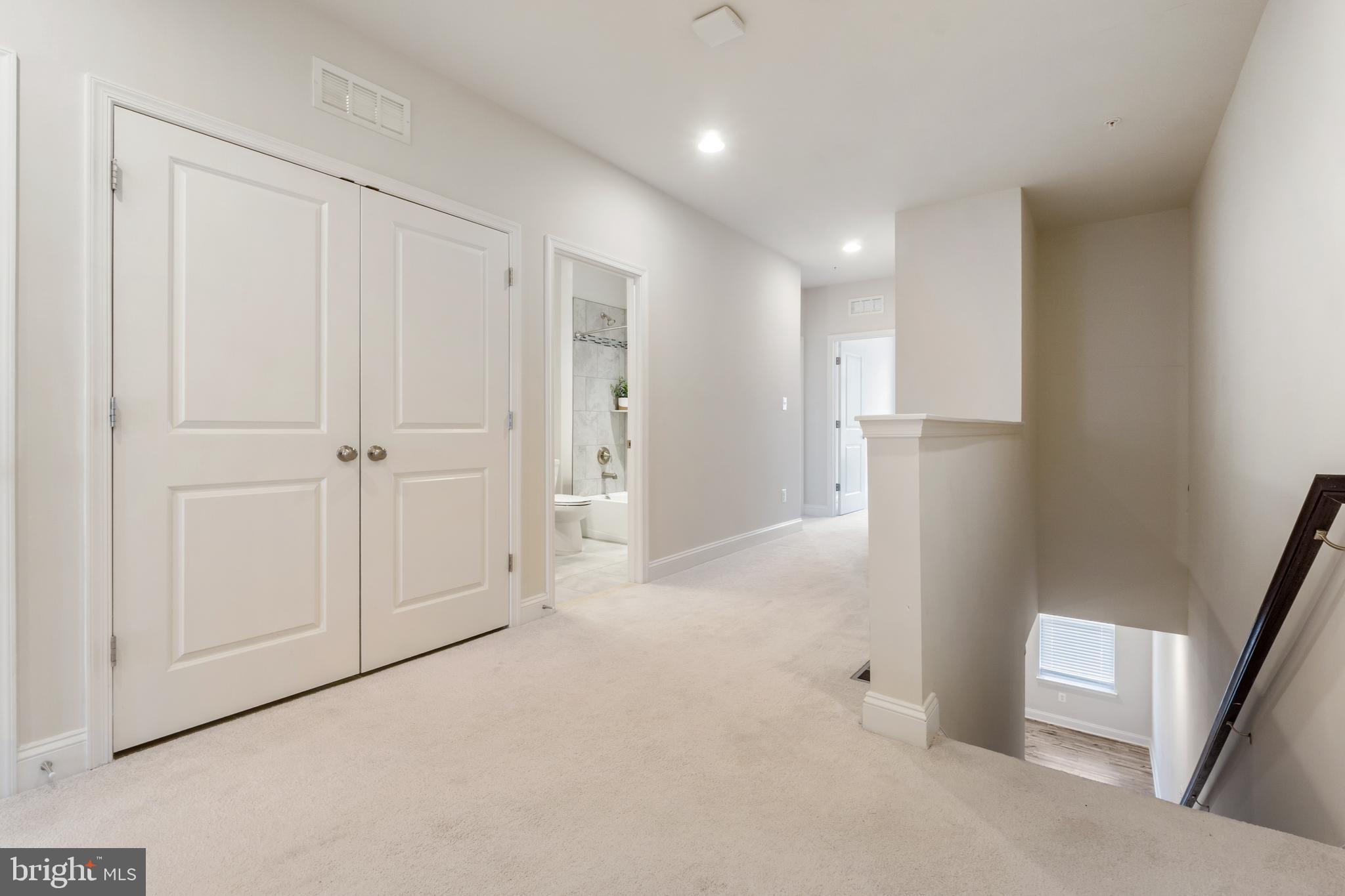 OXFORD SQUARE - Residential