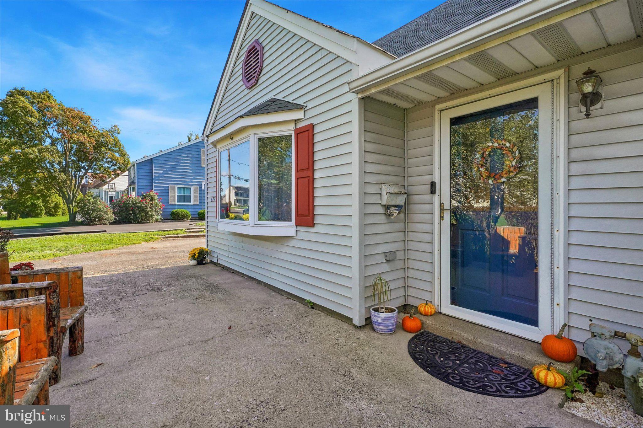 617 PRESTON LANE
