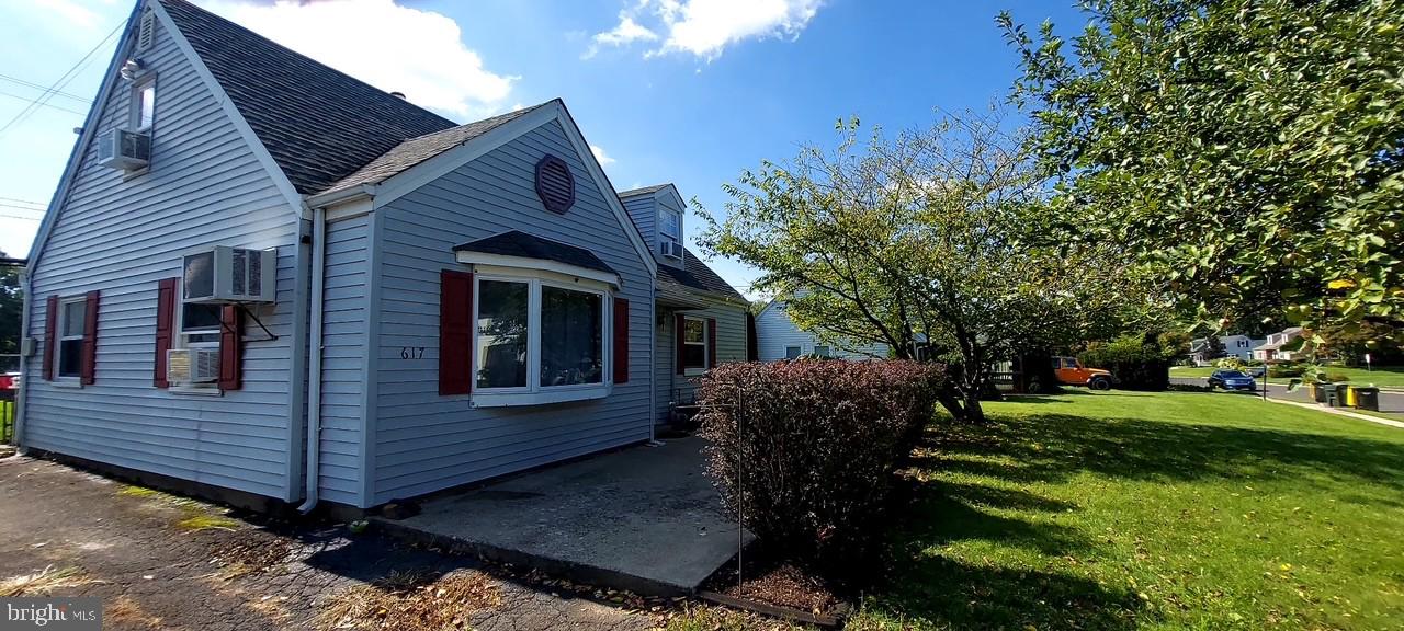 617 PRESTON LANE
