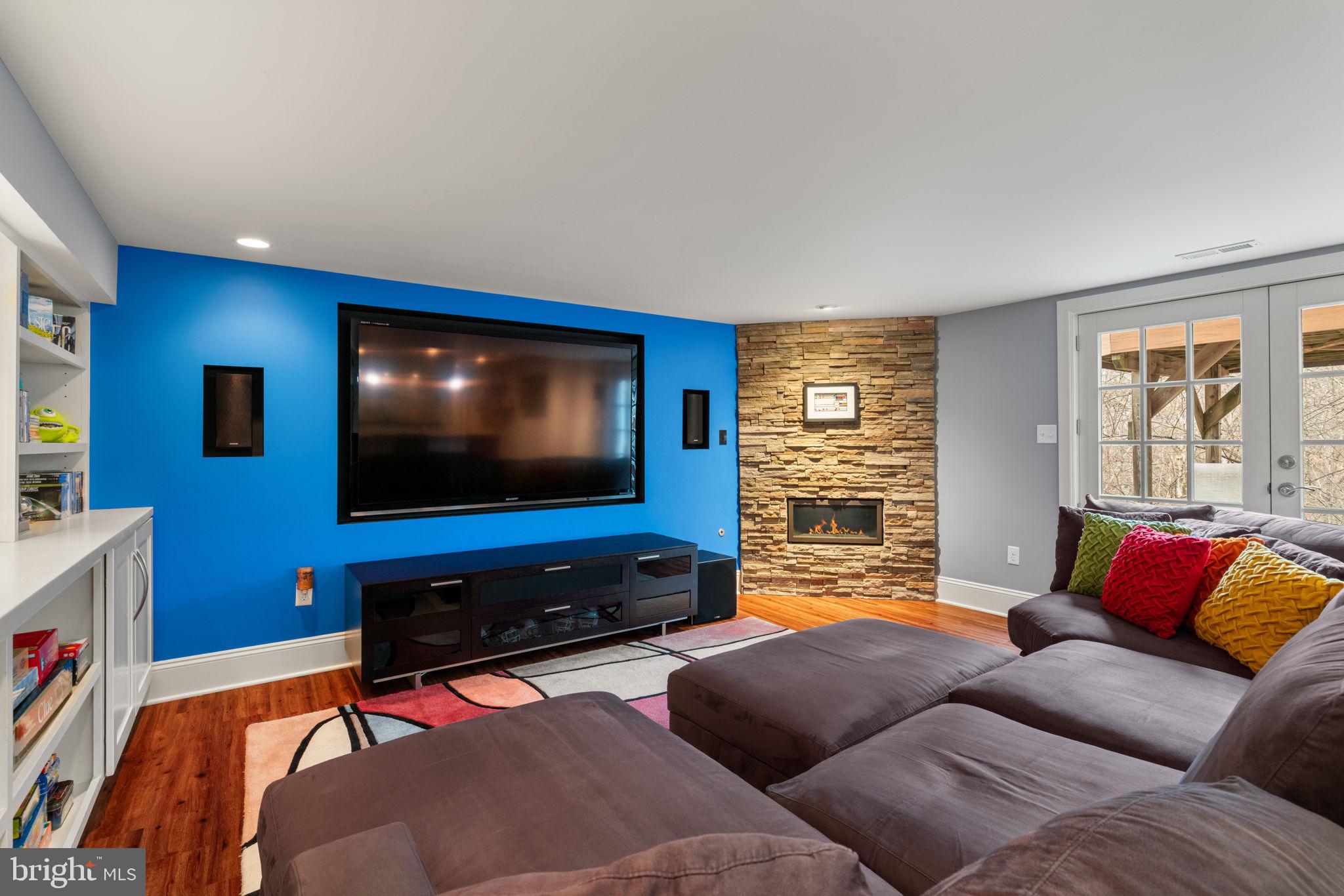 GREAT FALLS CHASE - Residential