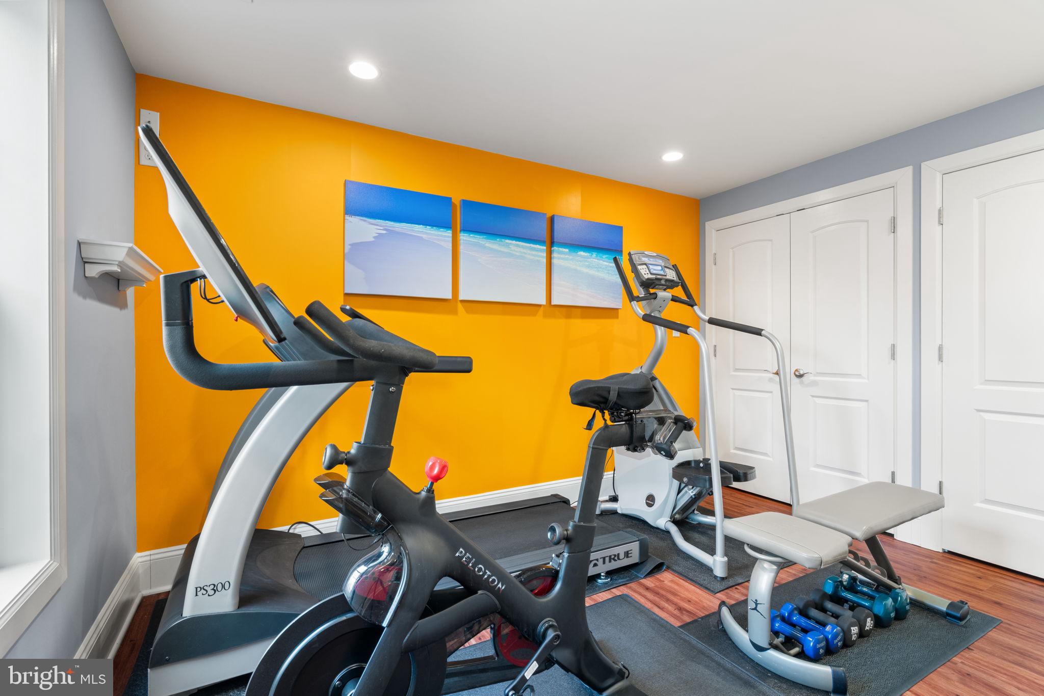 GREAT FALLS CHASE - Residential