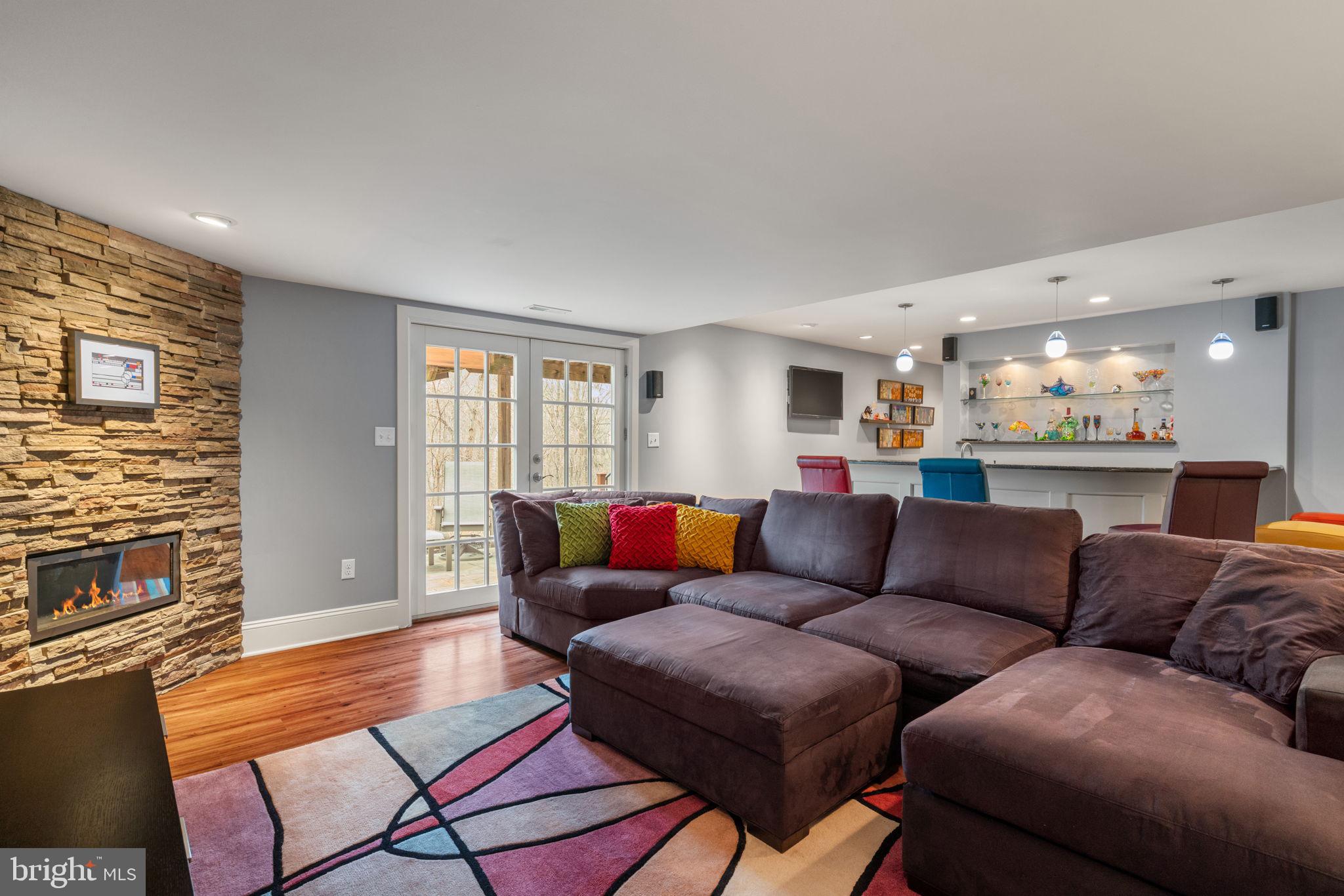 GREAT FALLS CHASE - Residential