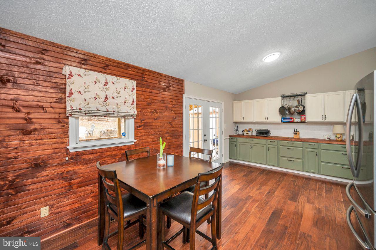 LAKE WILDERNESS - Residential